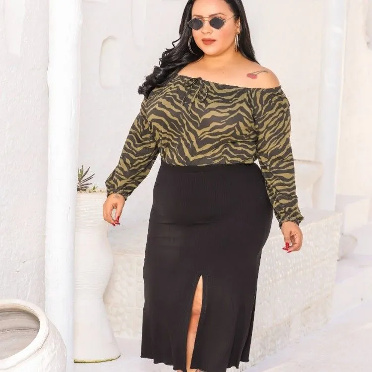 Saia Plus size com fenda lateral