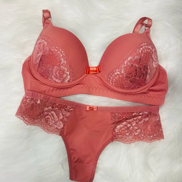 Conjunto de lingerie fio