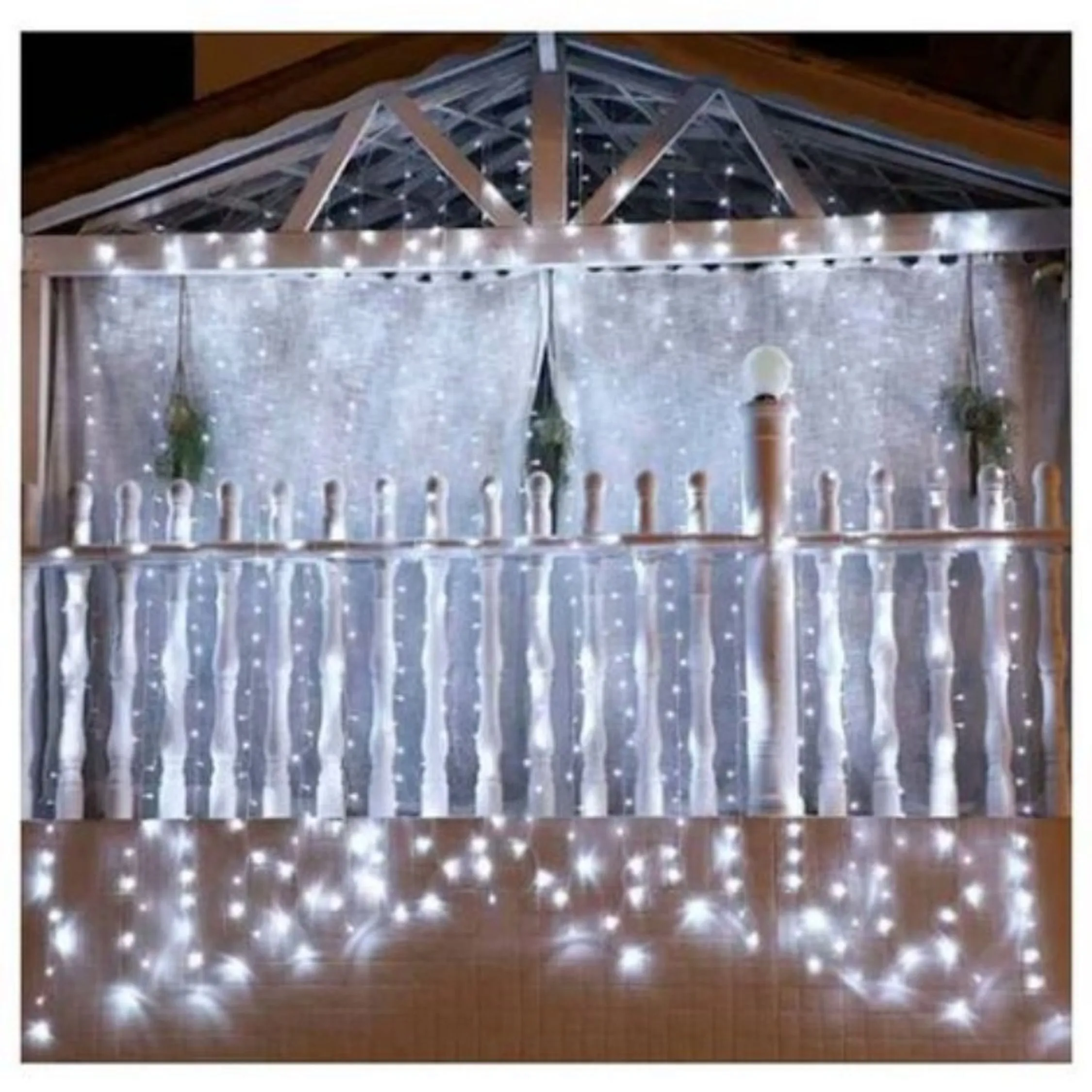 Cascata Coração 138 Led 8 Funções 110V 2.5M branco frio c/ fio branco