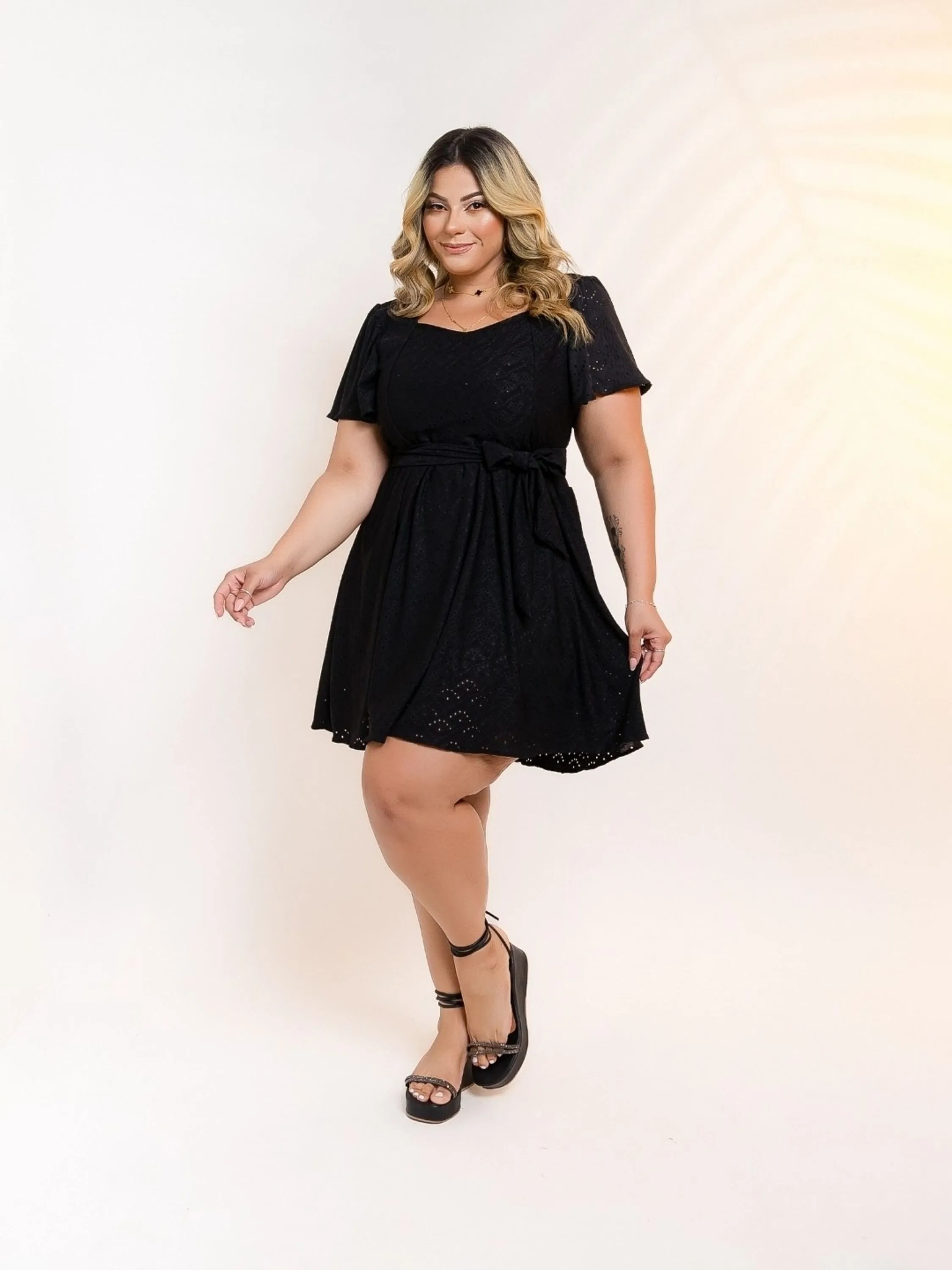 VESTIDO CURTO PLUS SIZE