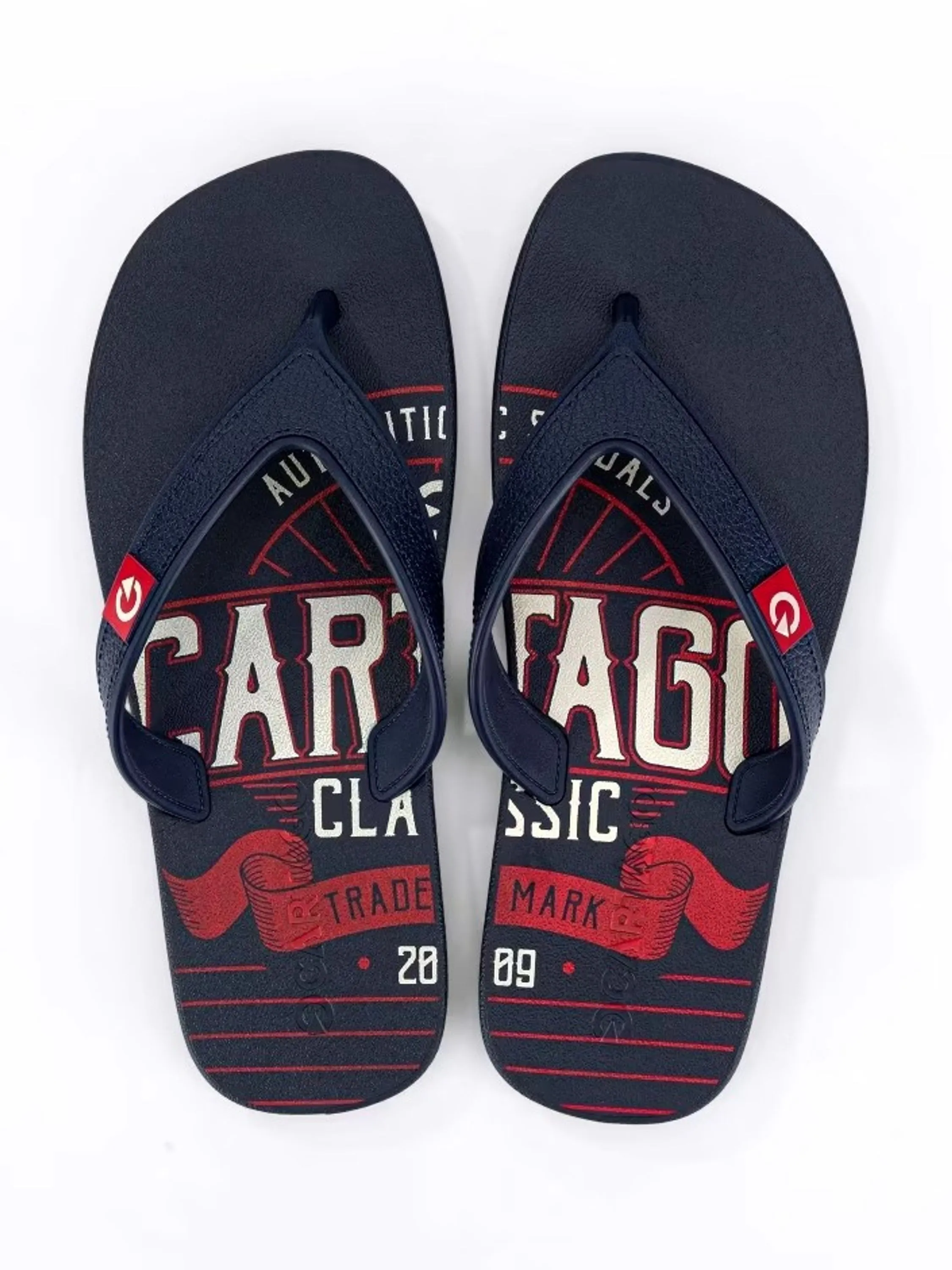 Chinelo Masculino de Dedo Cartago Dakar 10738
O Cartago Dakar, chegou para trazer mais conforto e estilo, para os pequenos aventureiros que amam velocidade. Com estampas inspiradas em modelos do automobilismo clássico, o Dakar conta com duas cores e uma p