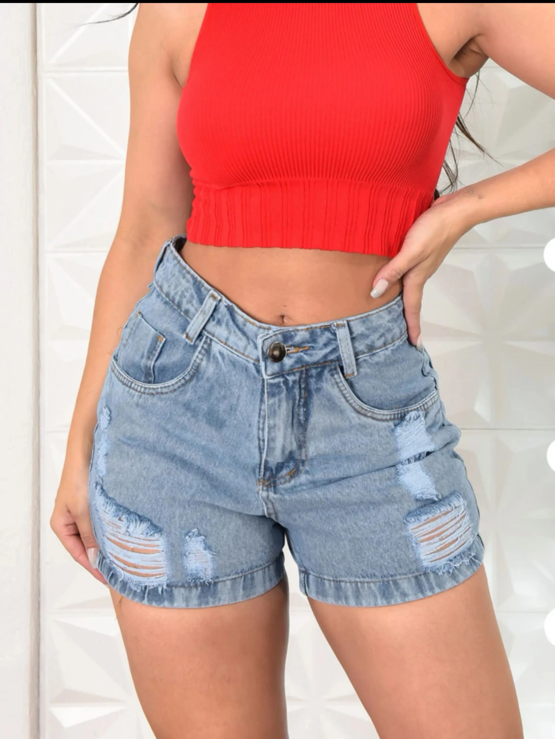 9044 # short jeans feminina com bolsa com rascada tecido grosso