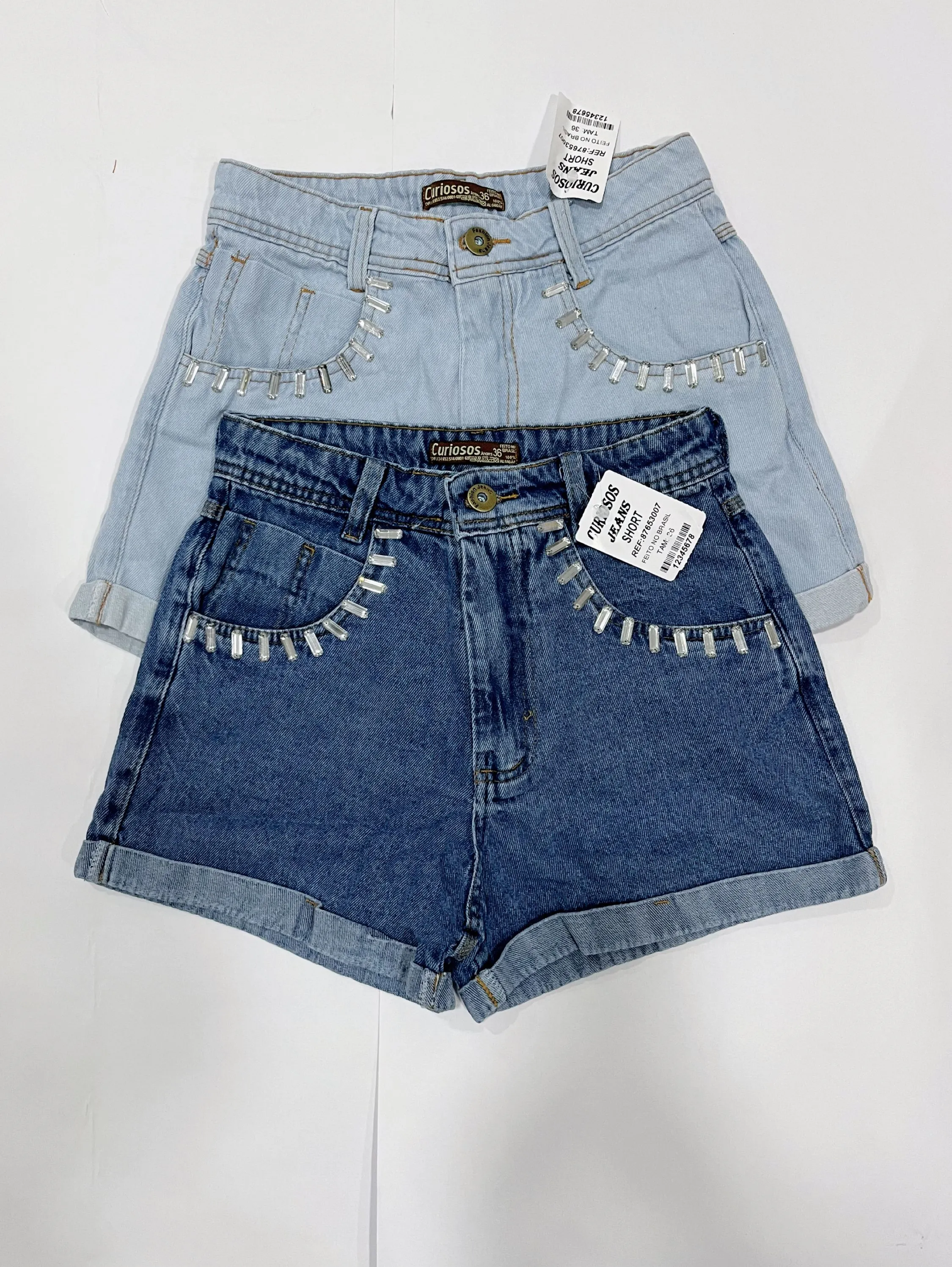 Shorts Jeans com Tachinhas