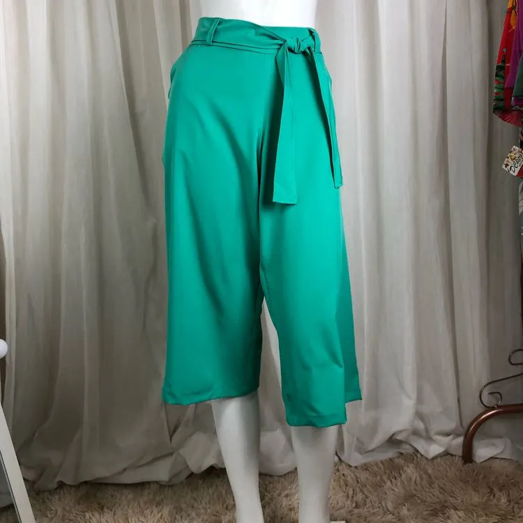 Calça Pantacourt Verde G (42)