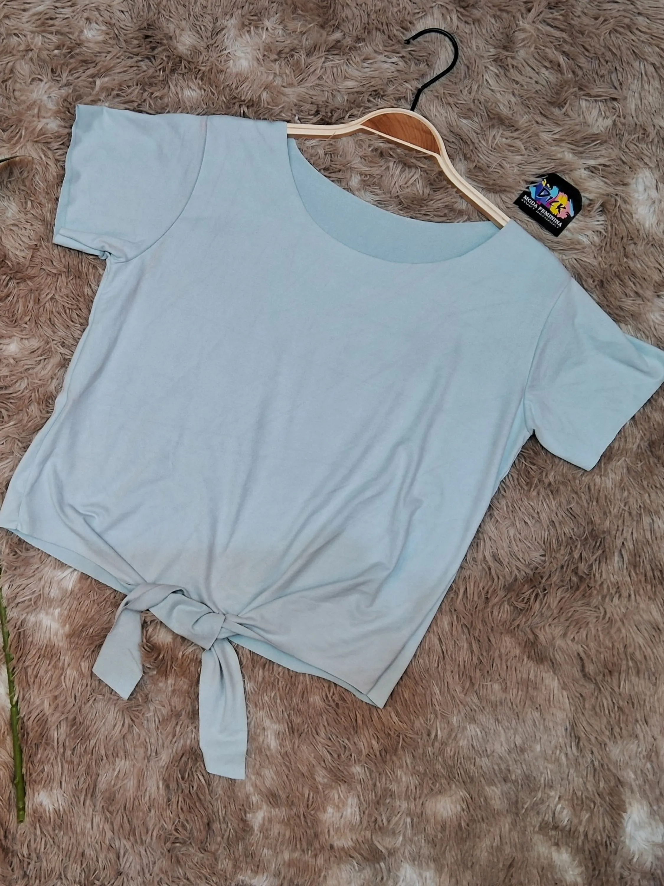 Camiseta suede com laço para amarrar