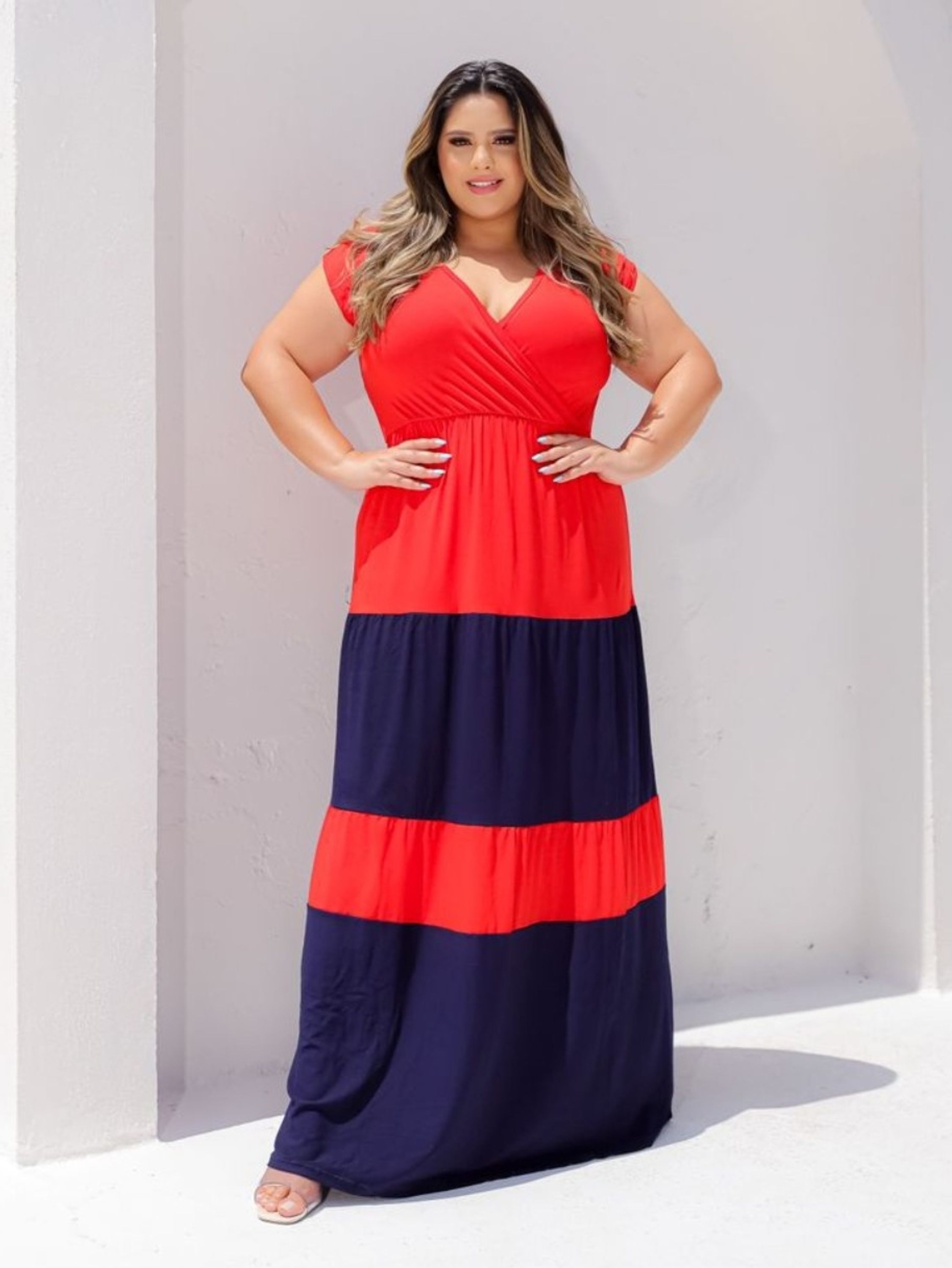 Vestido Plus Size Longo Bicolor