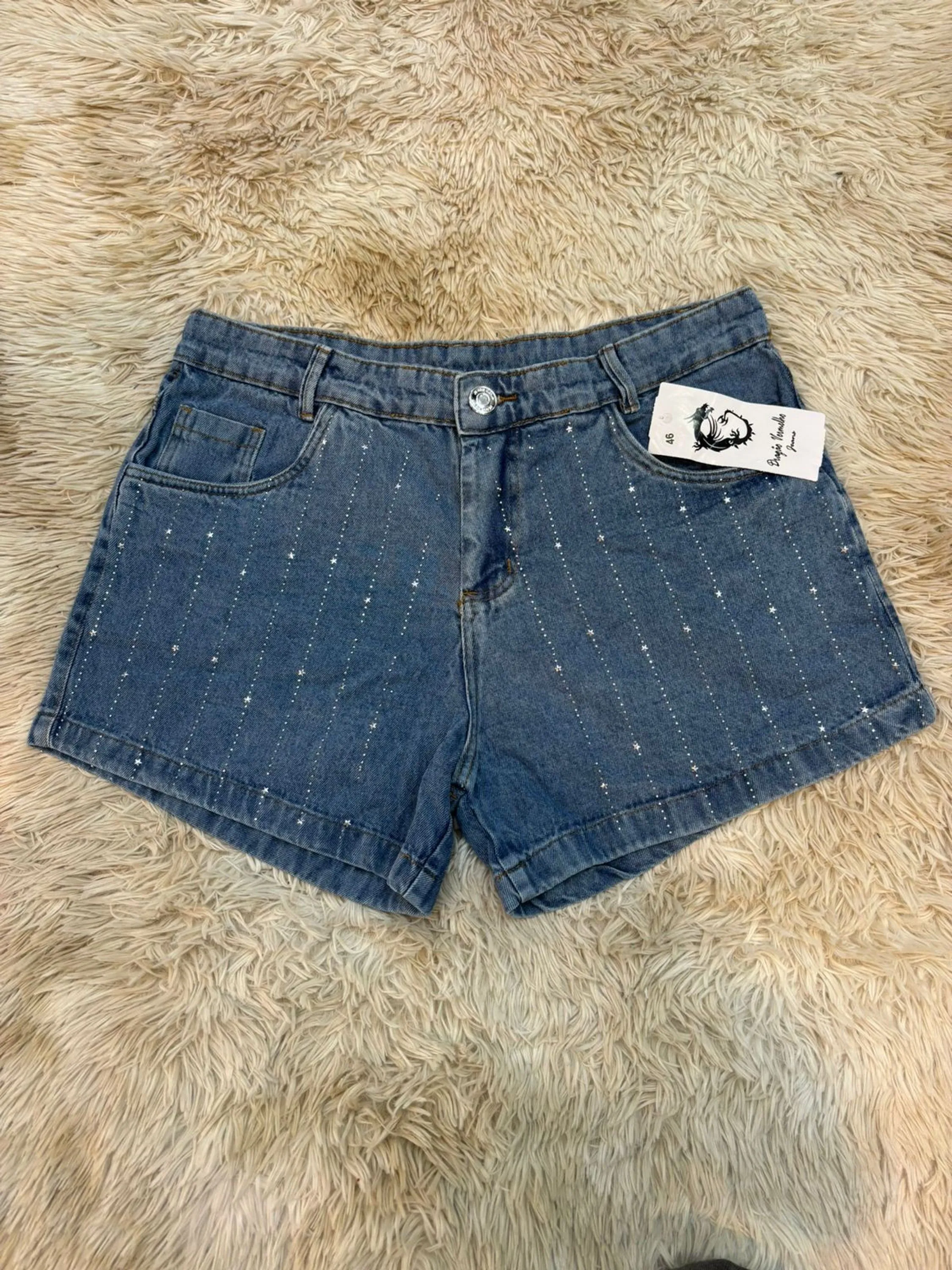 shorts jeans plus size com pedra feminina