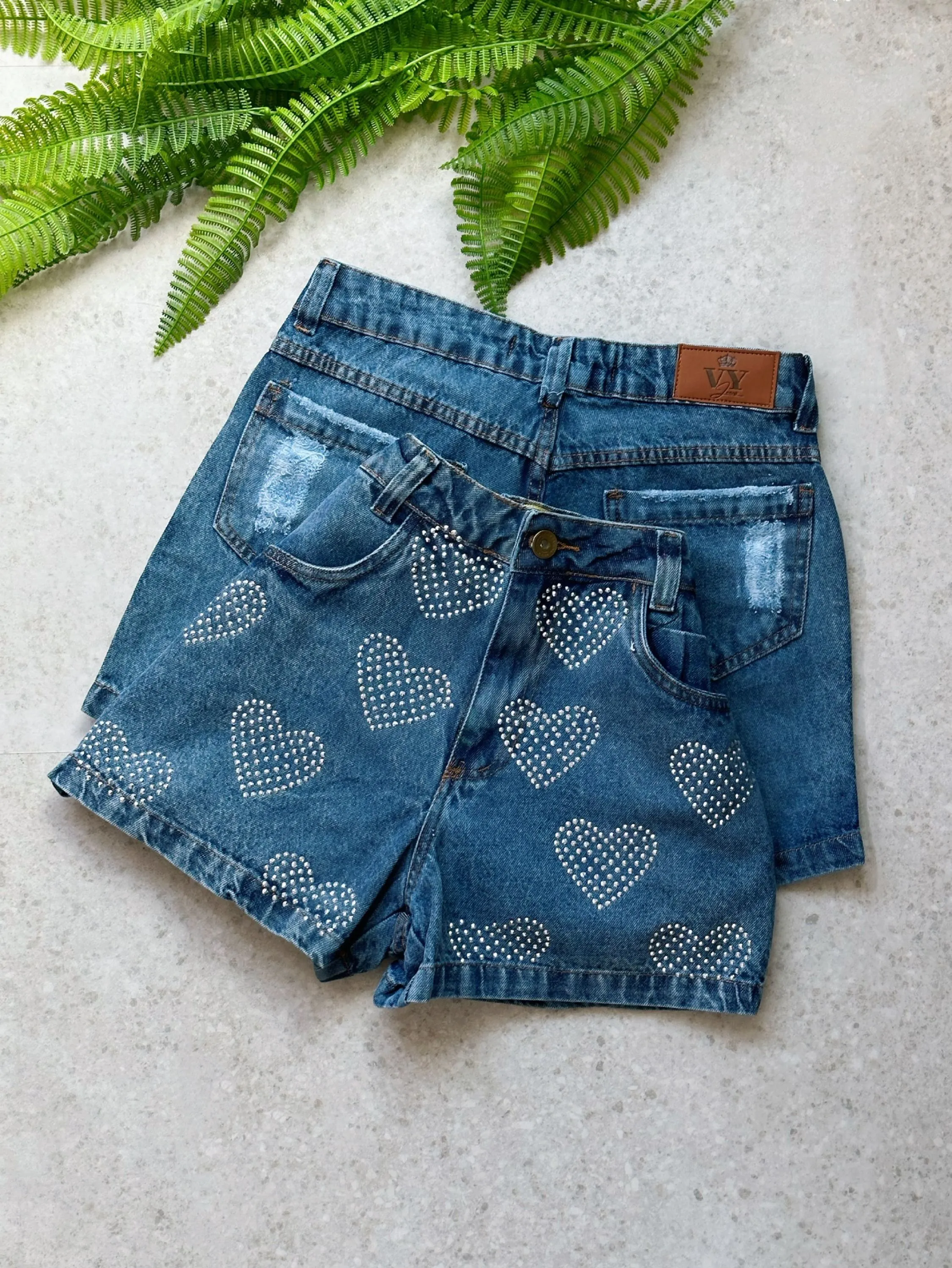 Short Jeans Feminino Pedraria Brilho Coração com Bolso Melhor Qualidade