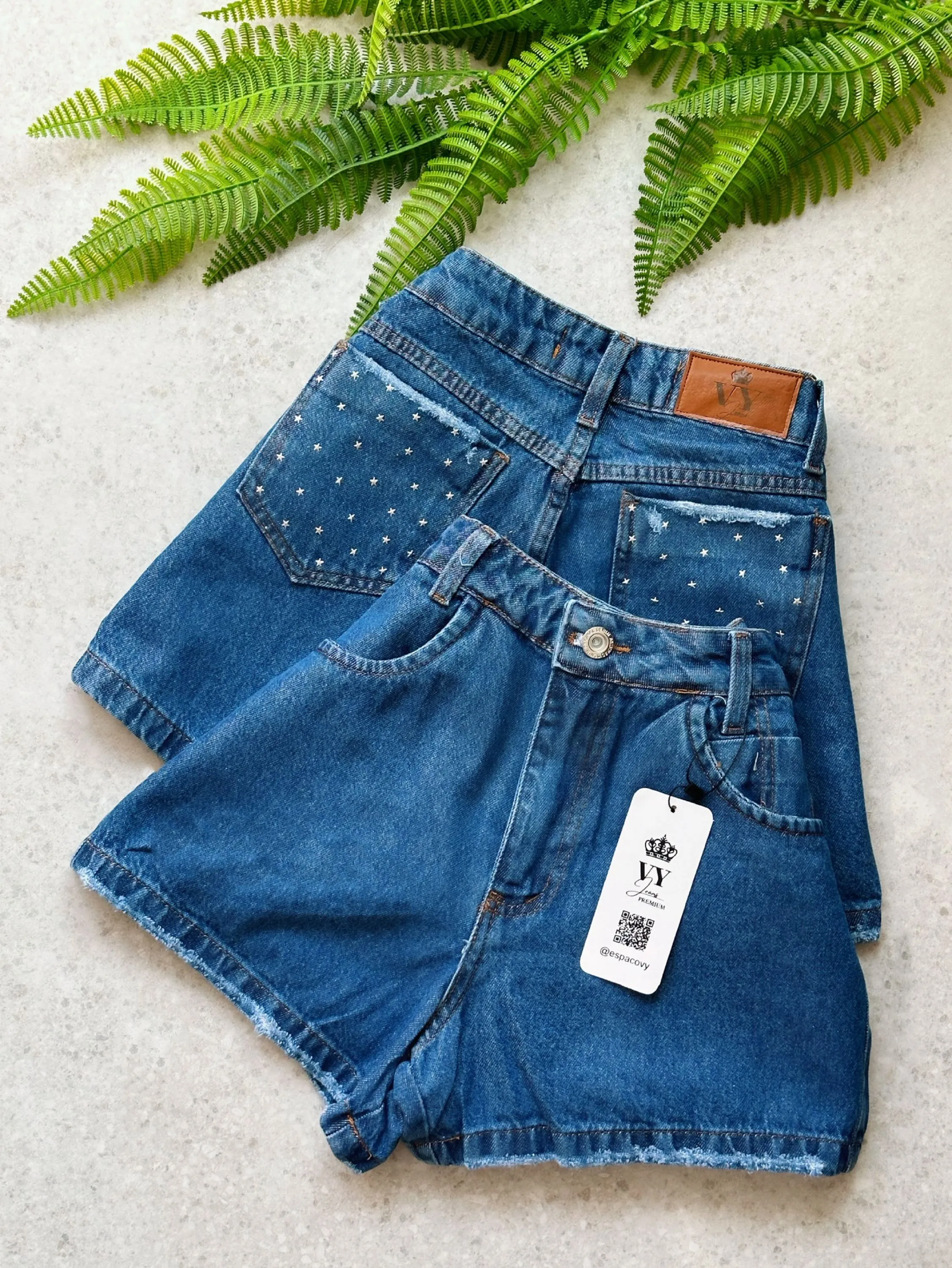 Short Jeans Feminino Pedraria Brilho Estrela no Bolso Traseiro Melhor Qualidade