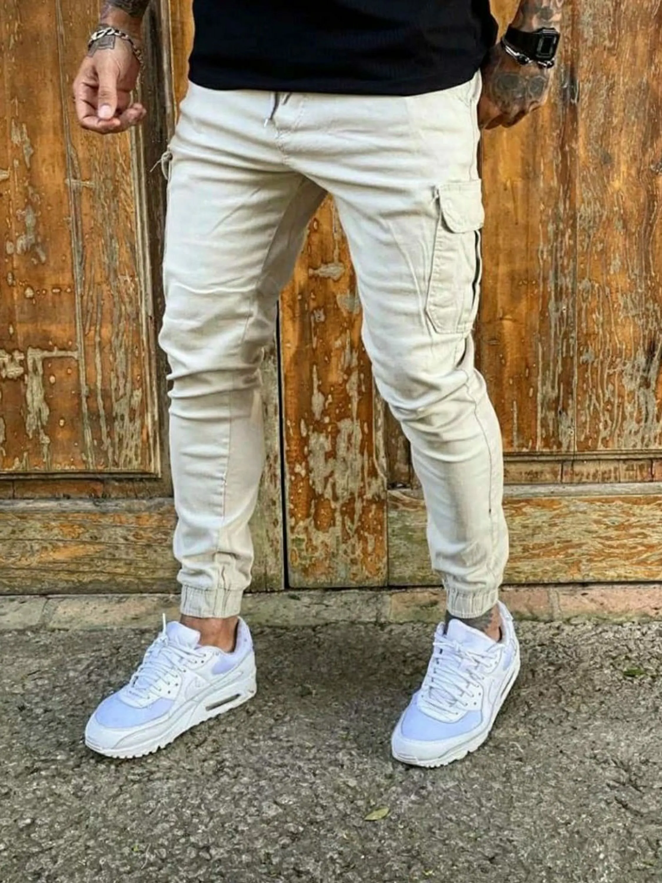 Calça jogger cargo sarja areia