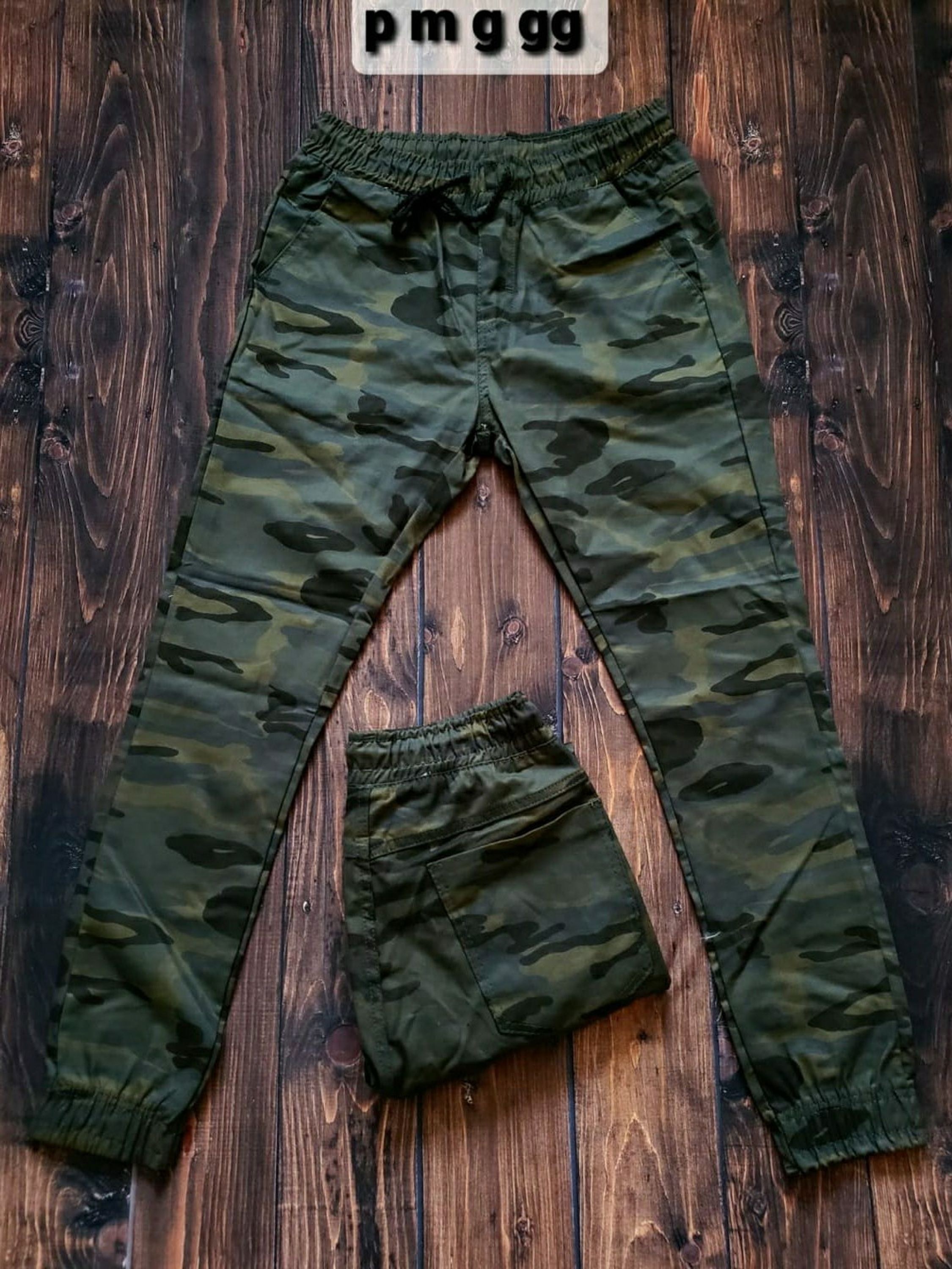 Calça camuflada verde militar