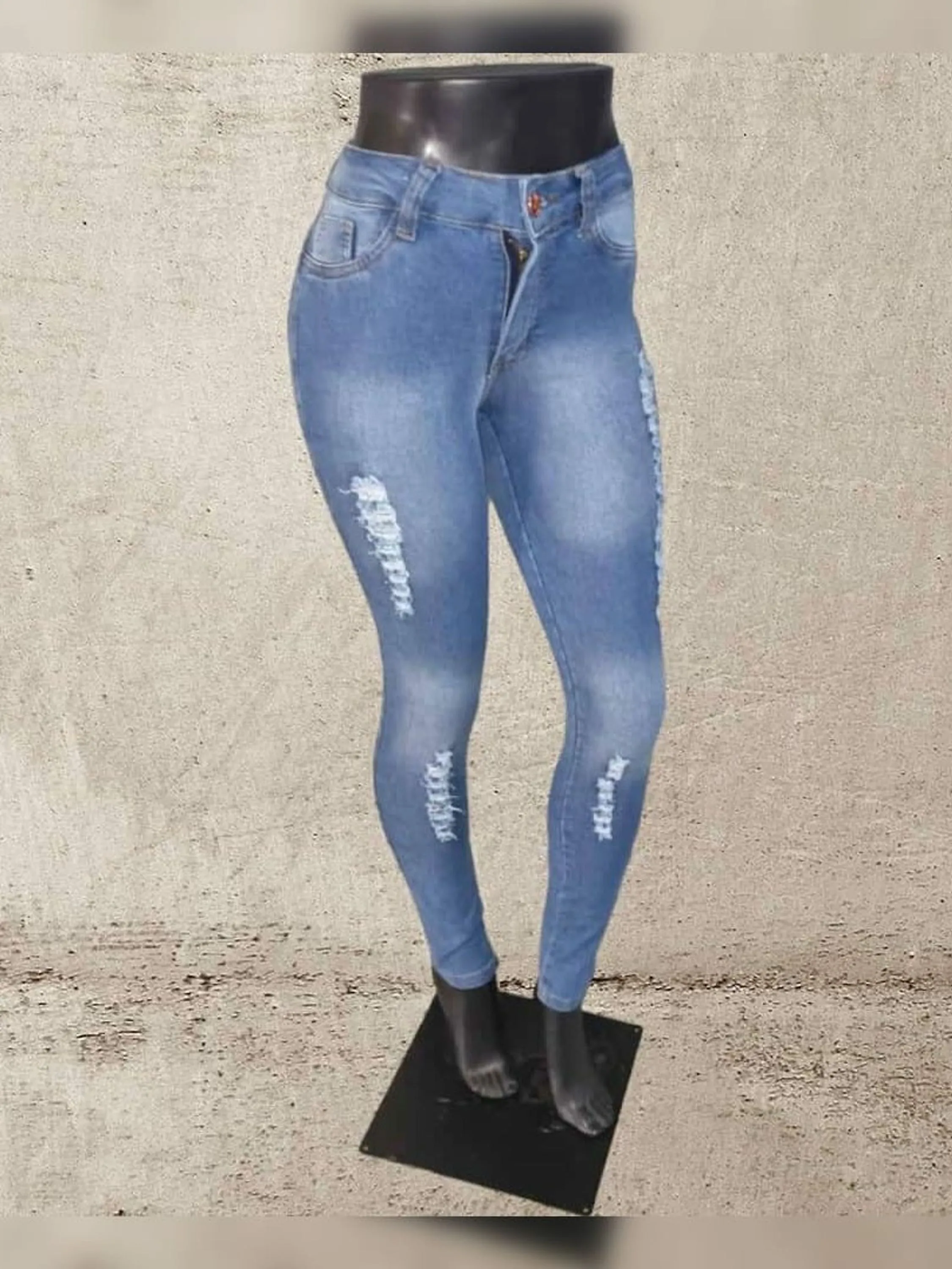 Calça jeans feminina rasgada 421