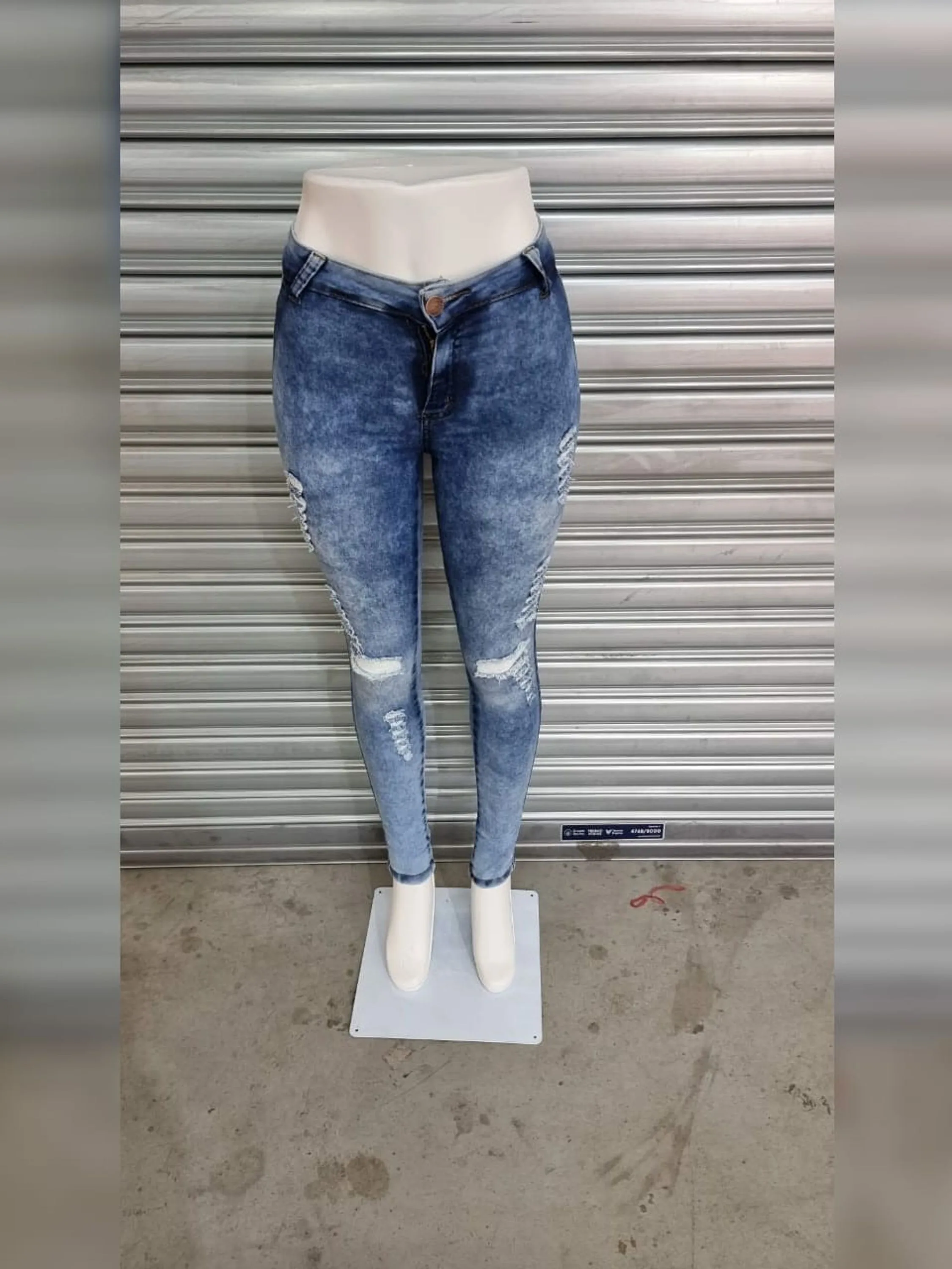 Calça jeans feminina marmorizada 3% lycra