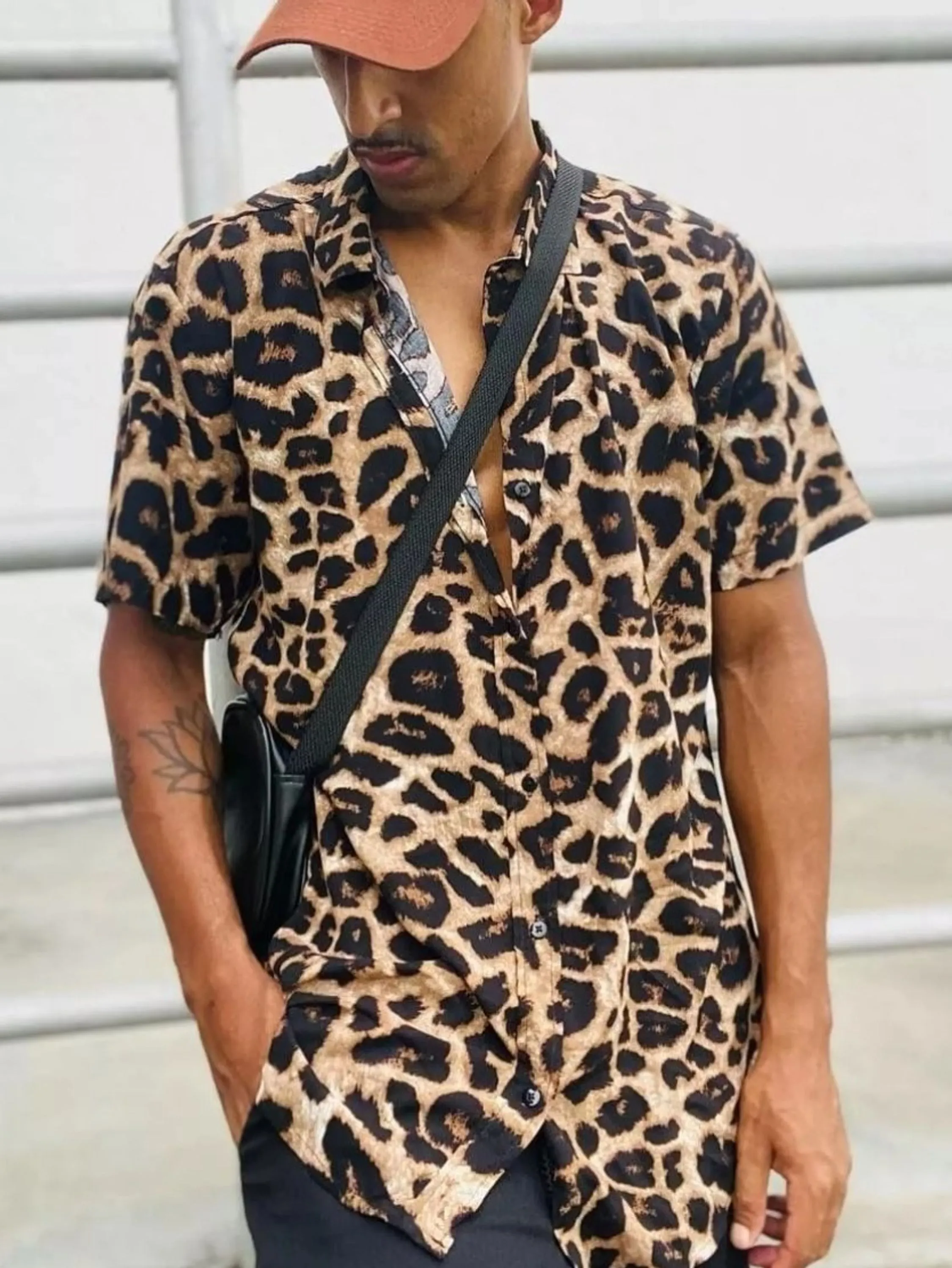 Camisa Masculina Social Manga Curta Estampada Animal Print Onça Grande