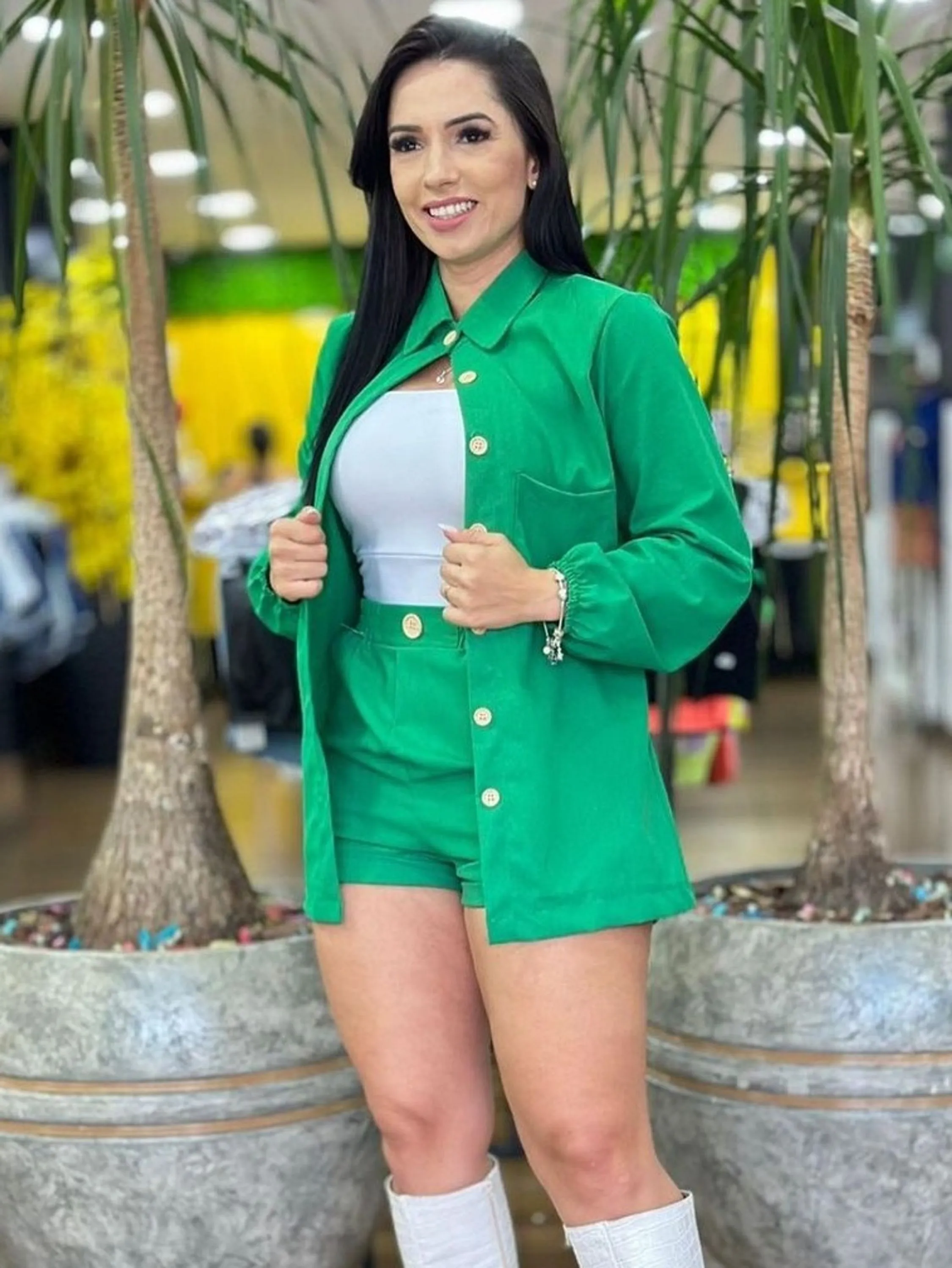 Conjunto Camisa Manga Longa e Shorts Cintura Alta