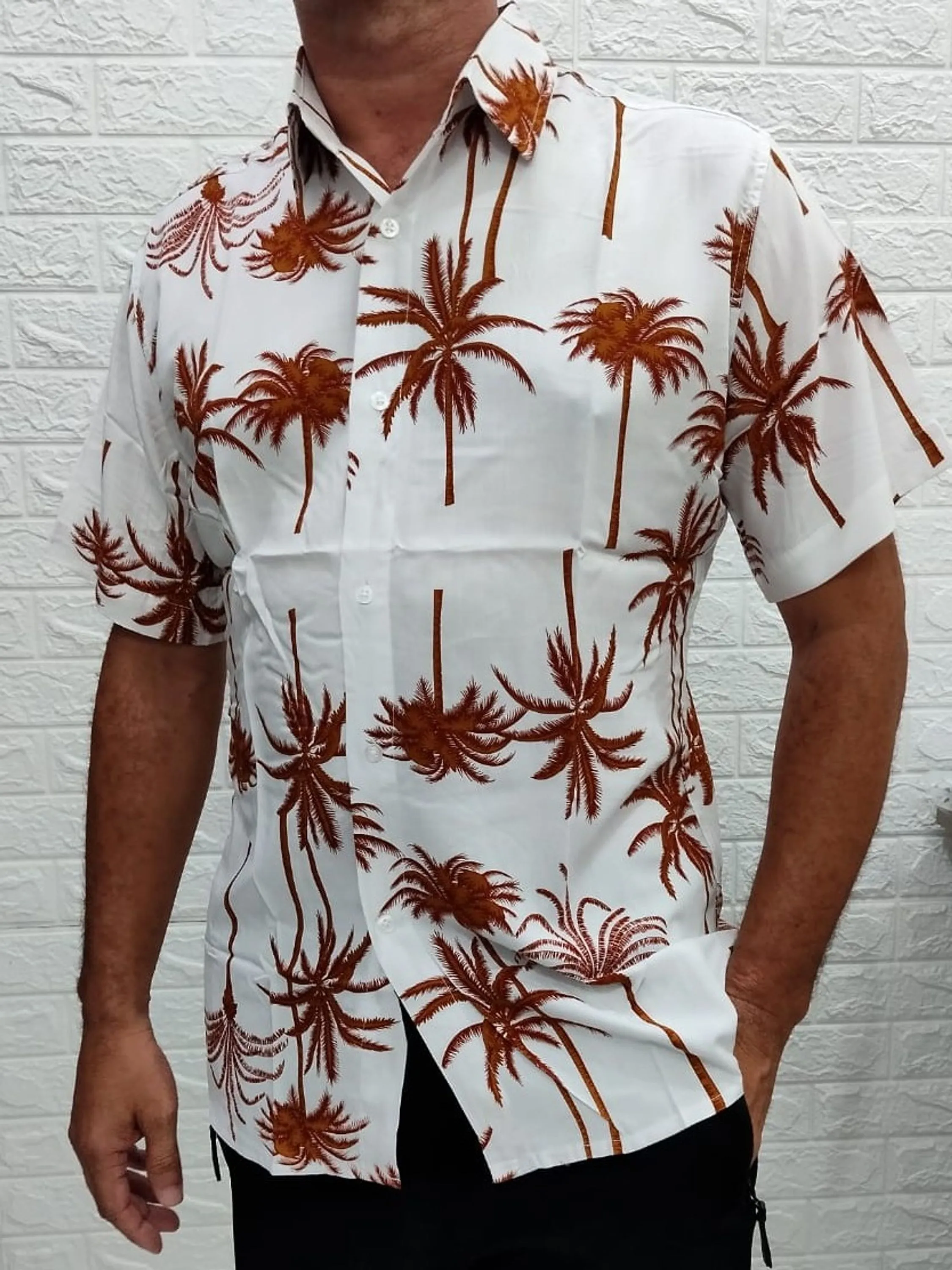 Camisa Masculina Estampada Tropical Manga Curta Slim