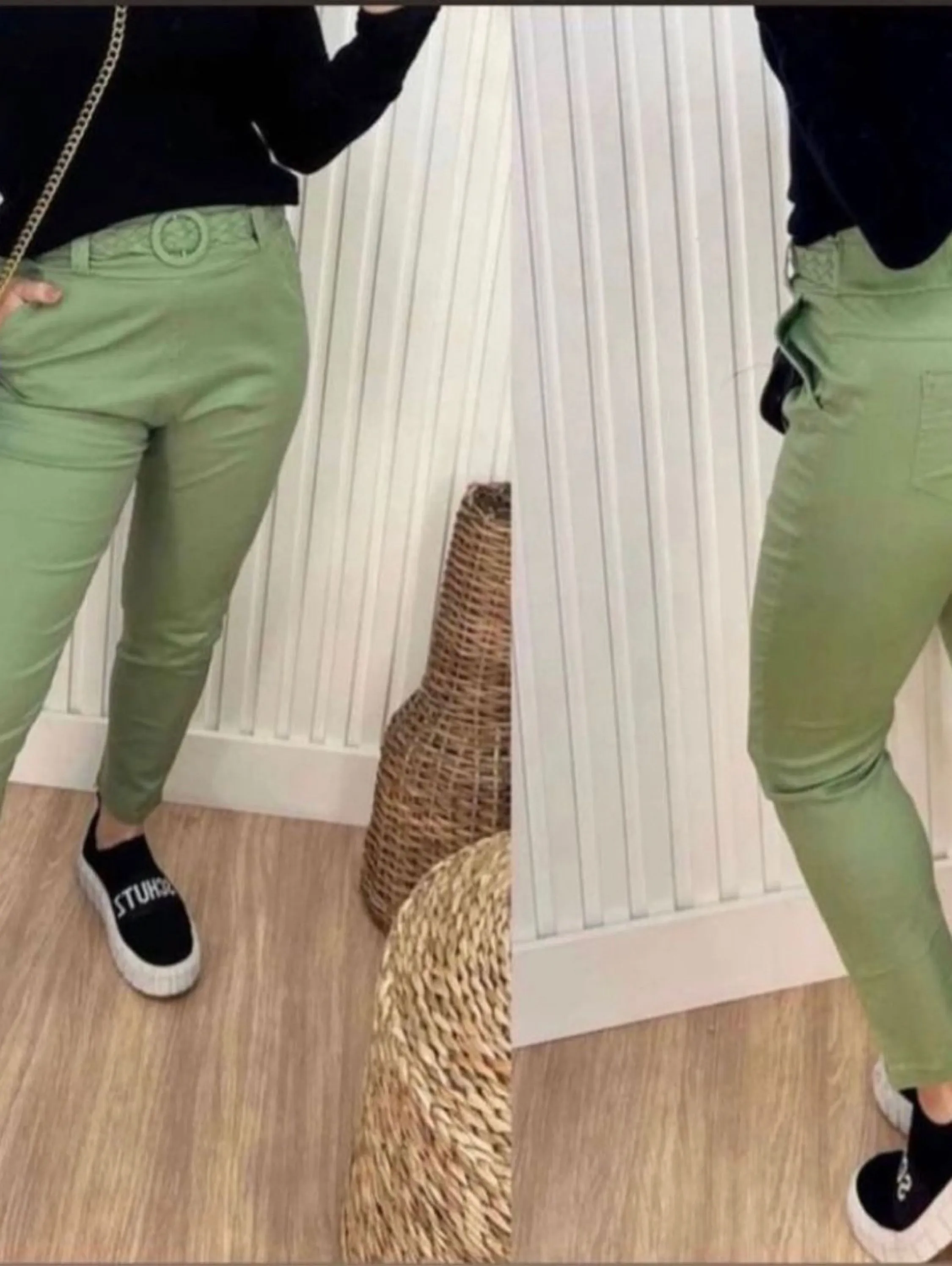 Calça sarja com elastano importado