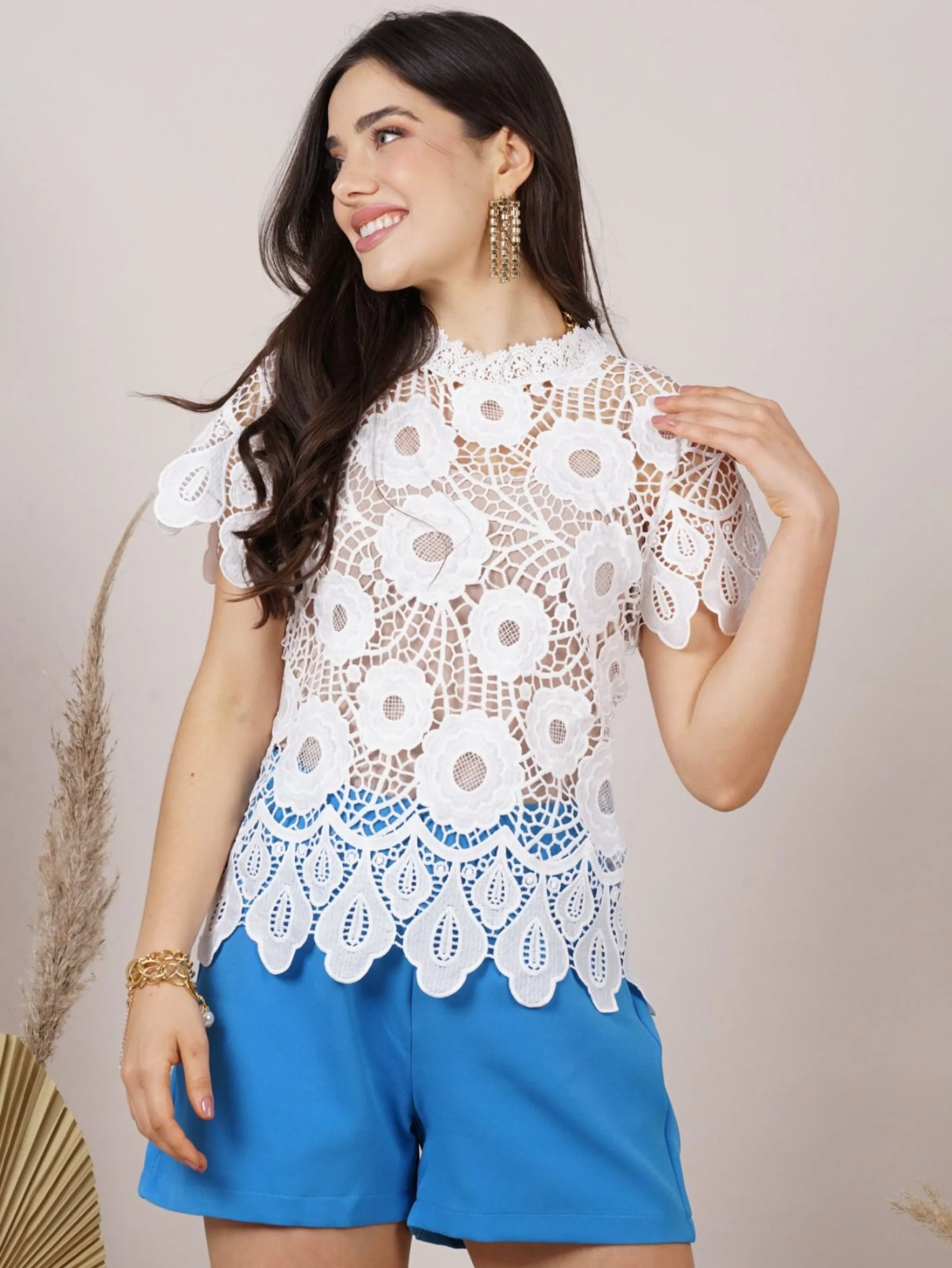 Blusa de renda Q3087