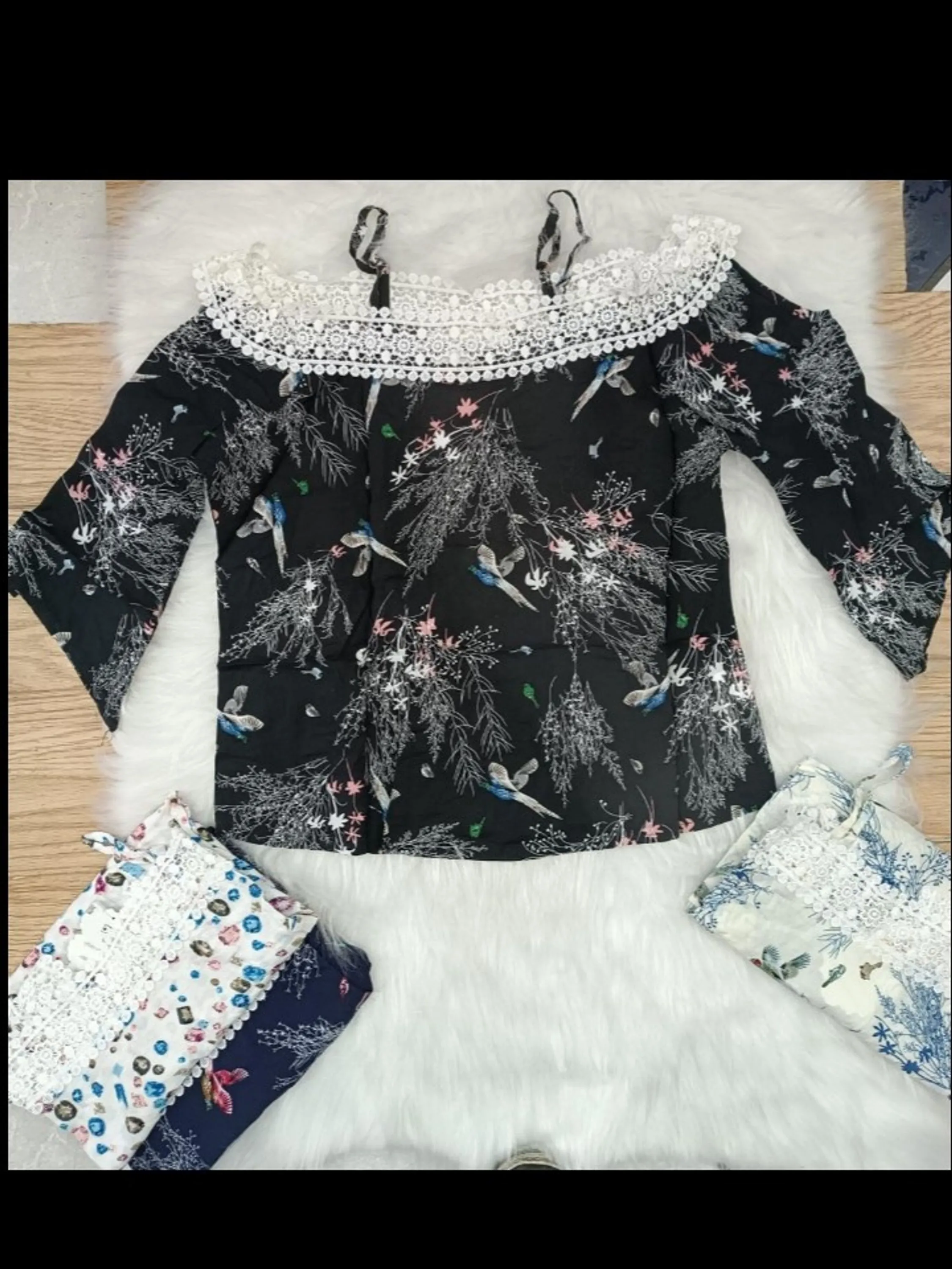 Novidade blusa manga longa com detalhe babado de renda FY201