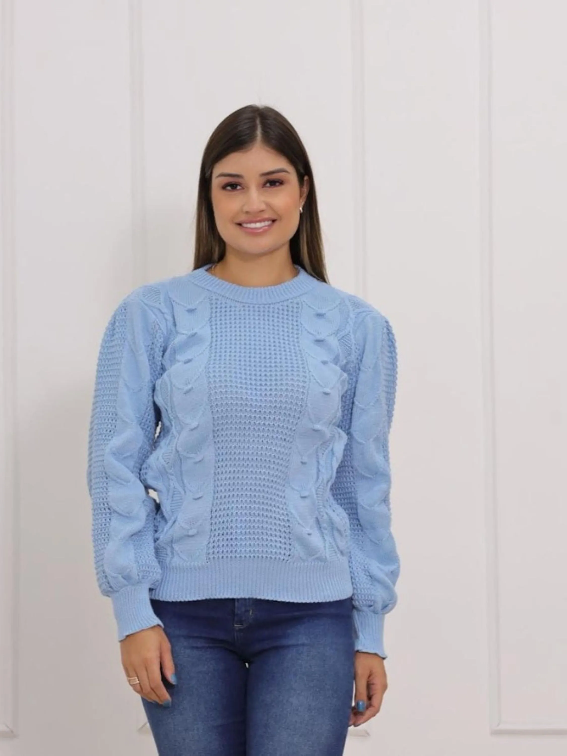 Blusa tricô detalhes na lateral e no braço