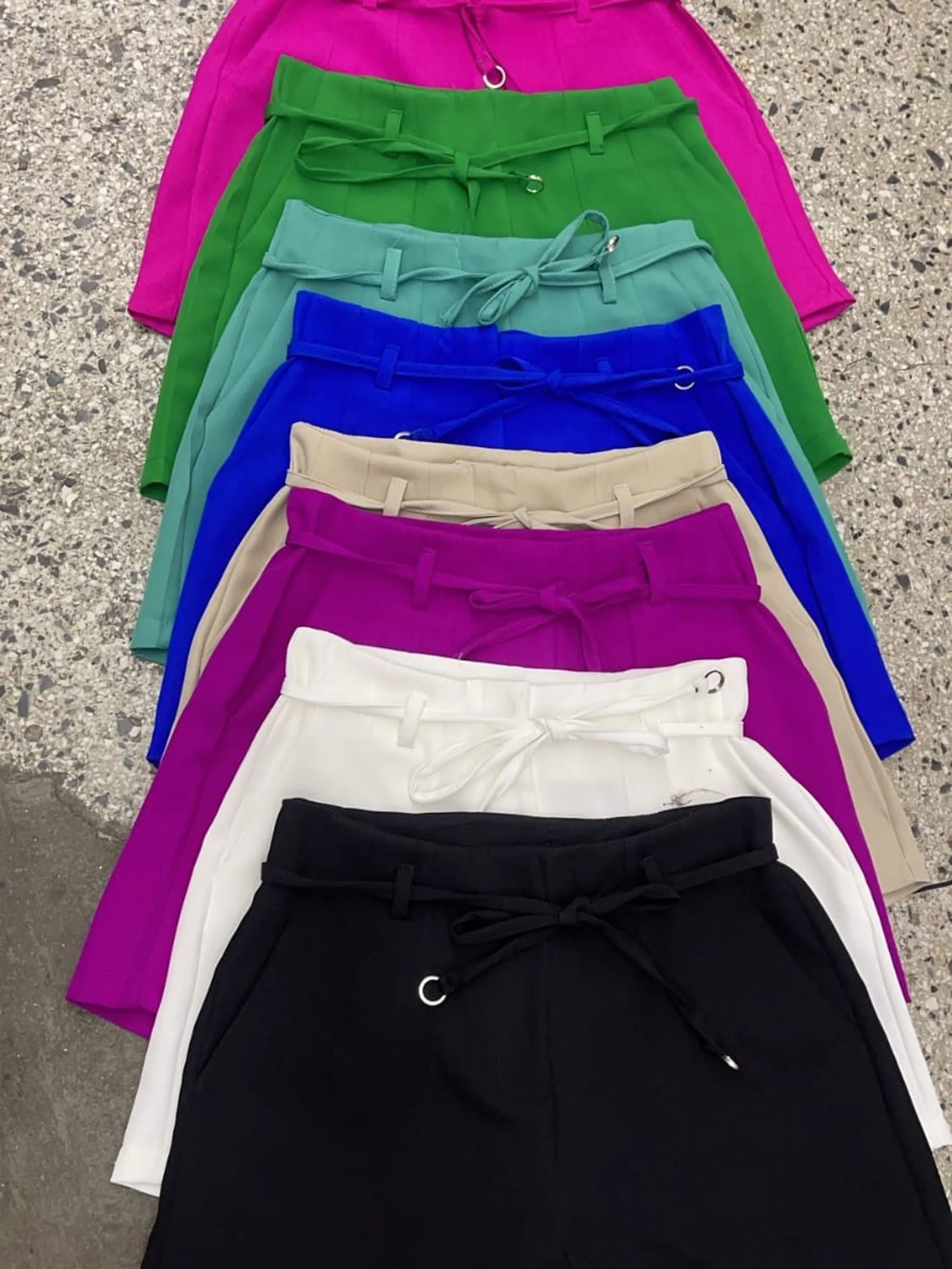 Promoção shorts Zara com cinto