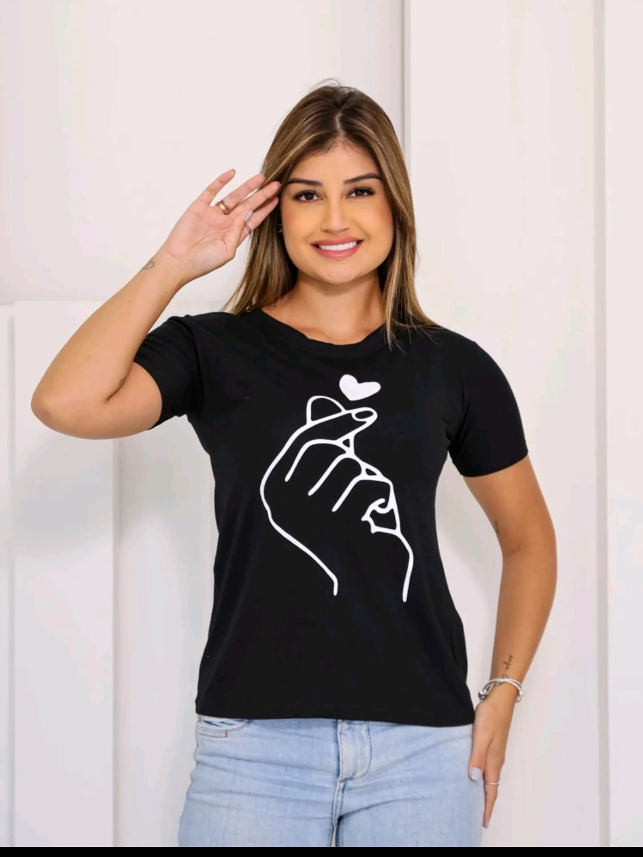 Blusa Feminina Tshirt Básica Estampada mão coração