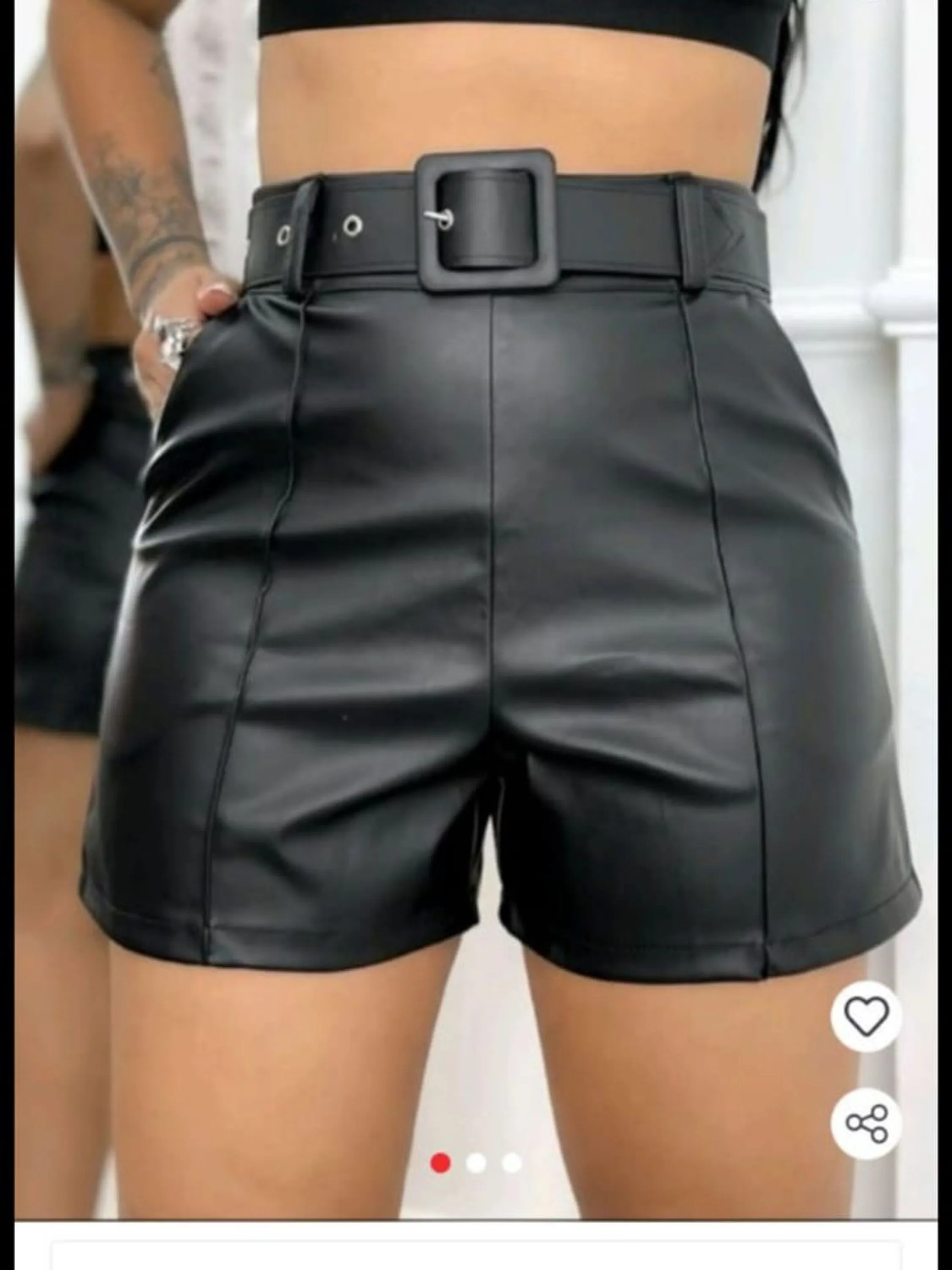 Shorts Couro Fake