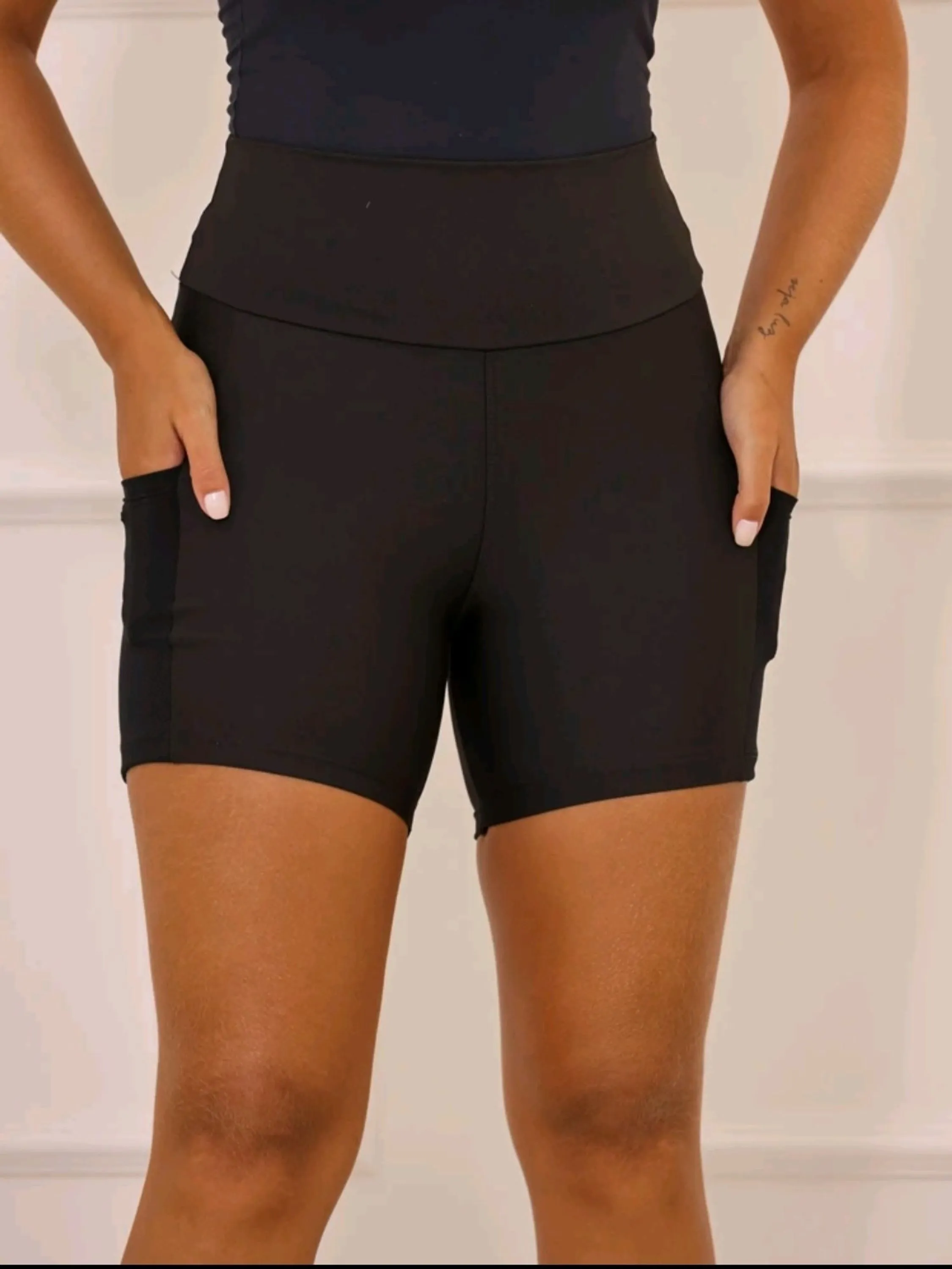 Short Legging Academia com Bolso