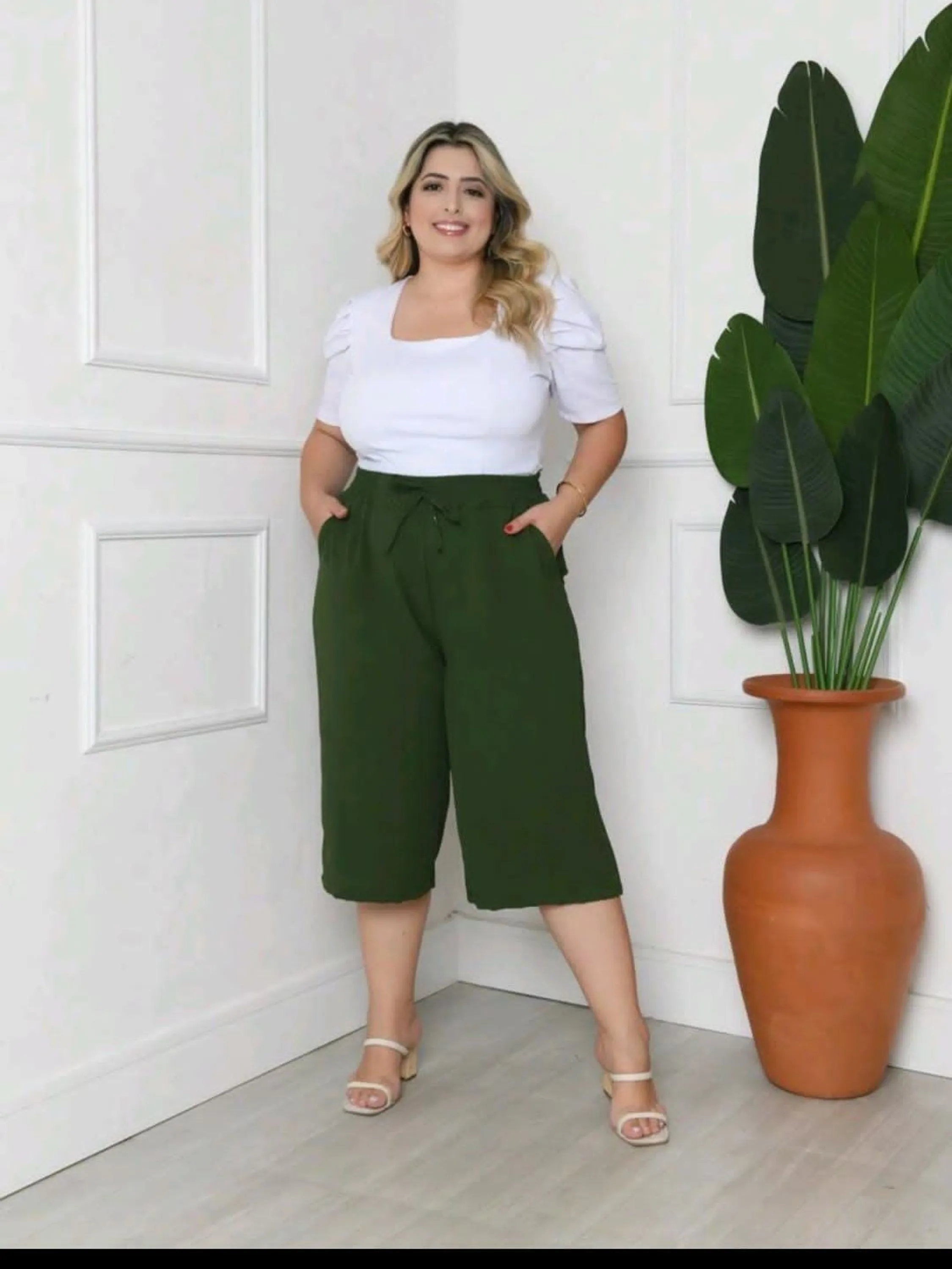 Calça Pantacourt Plus Size