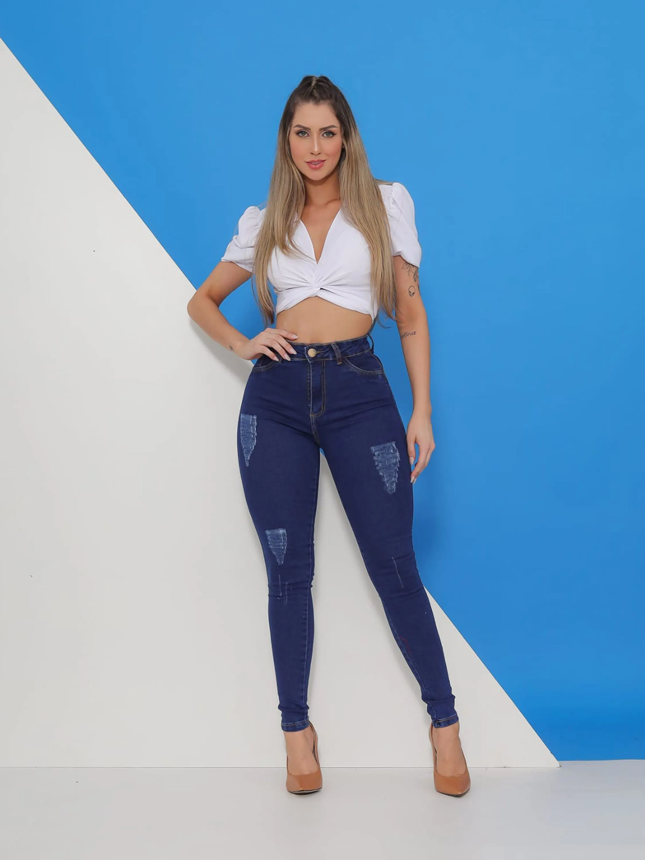 Calça jeans feminina skinny  levanta bumbum