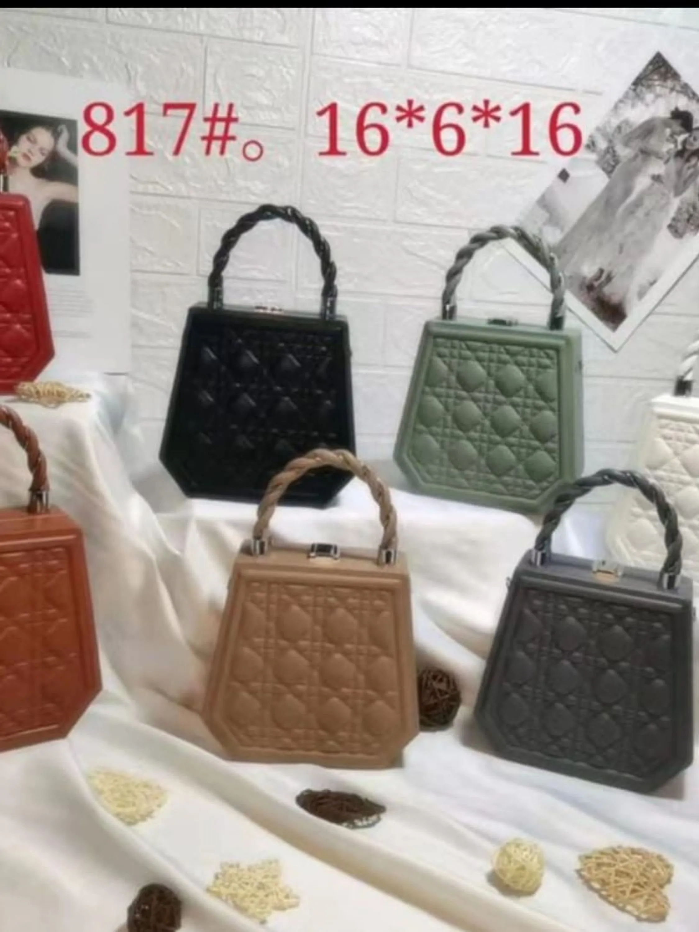 Bolsa feminina de mão com alça corrente 817