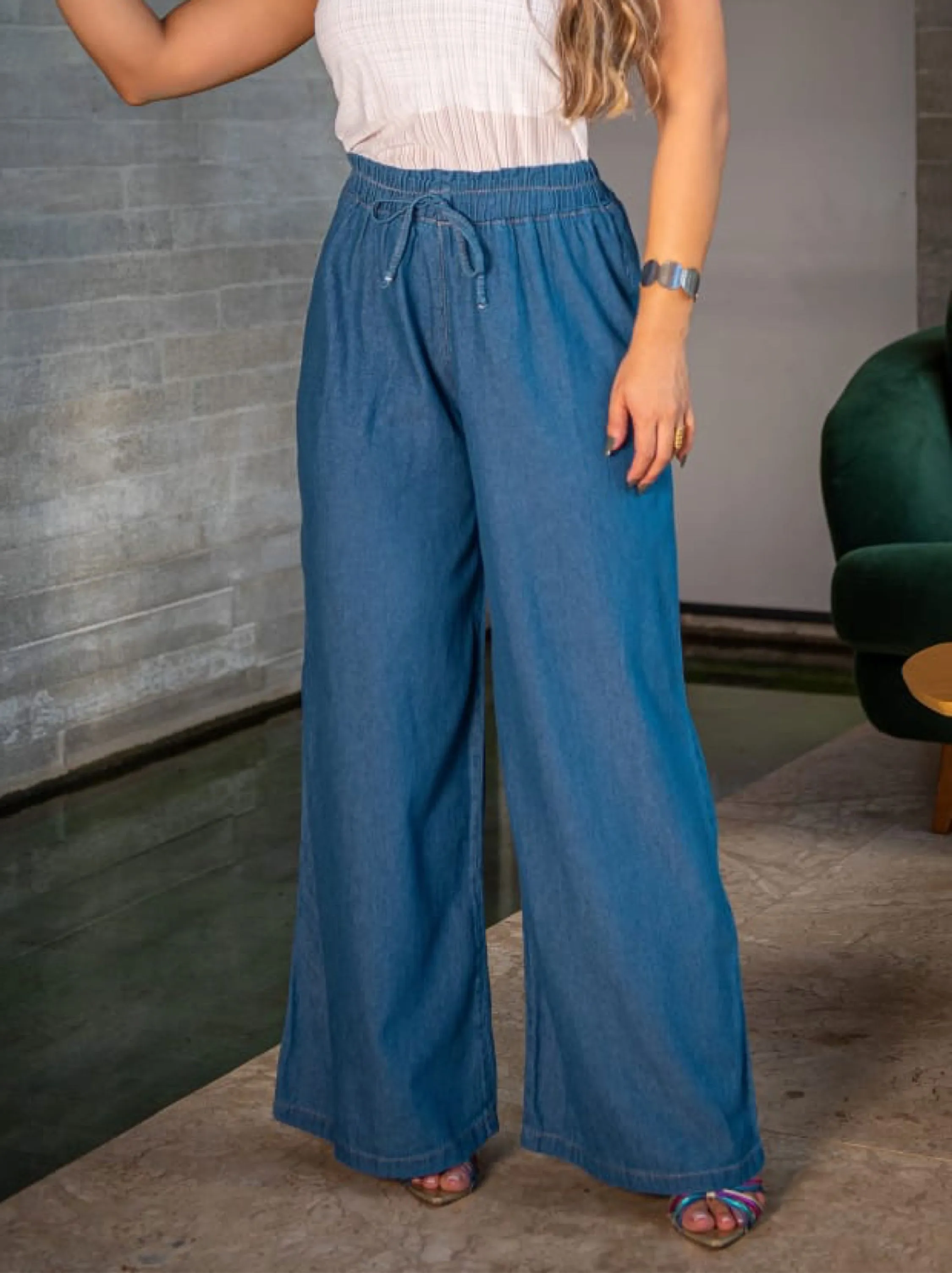 Calça feminina Jeans Pantalona