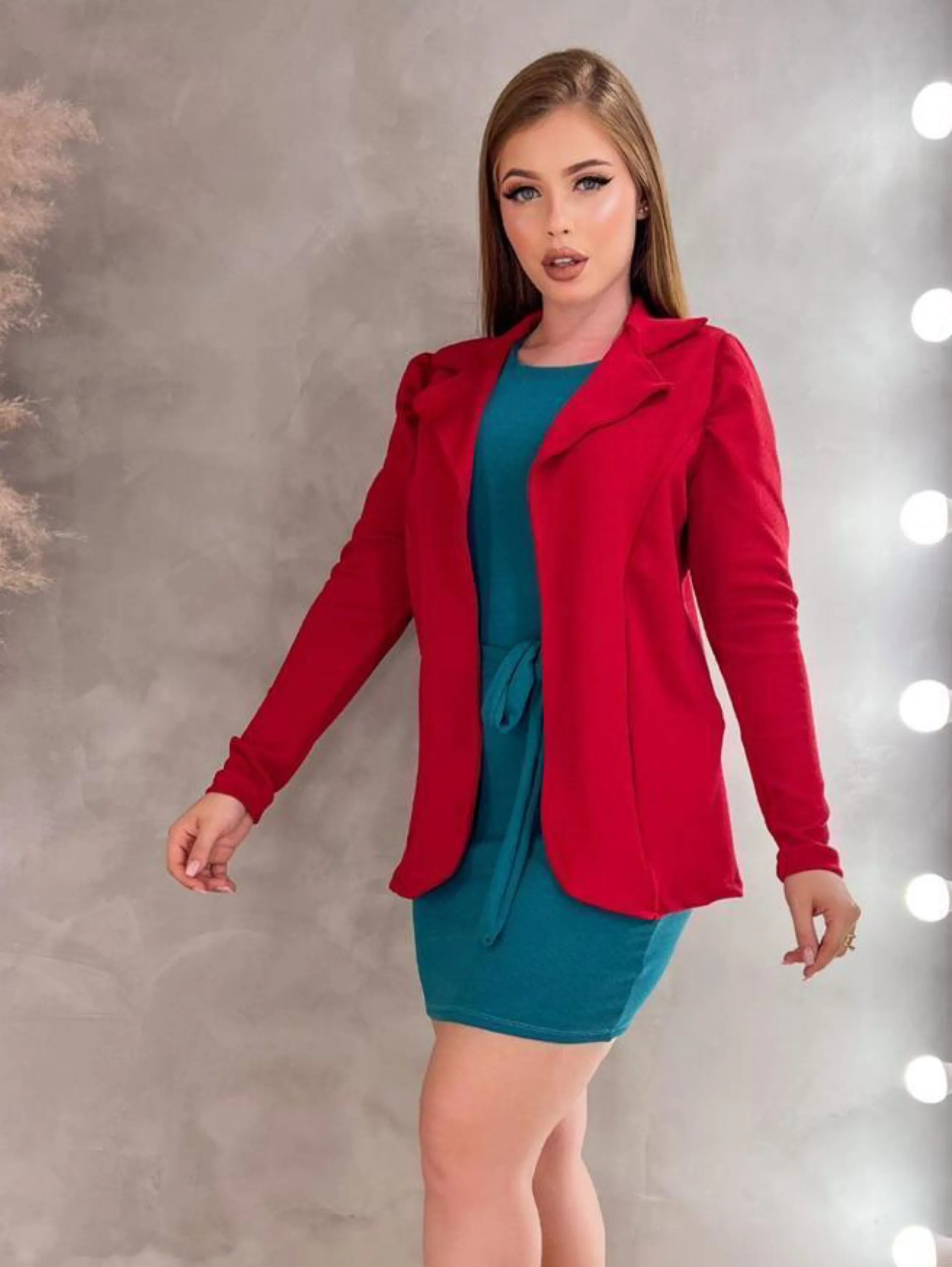 Blazer feminino social alongado para escritório elegante