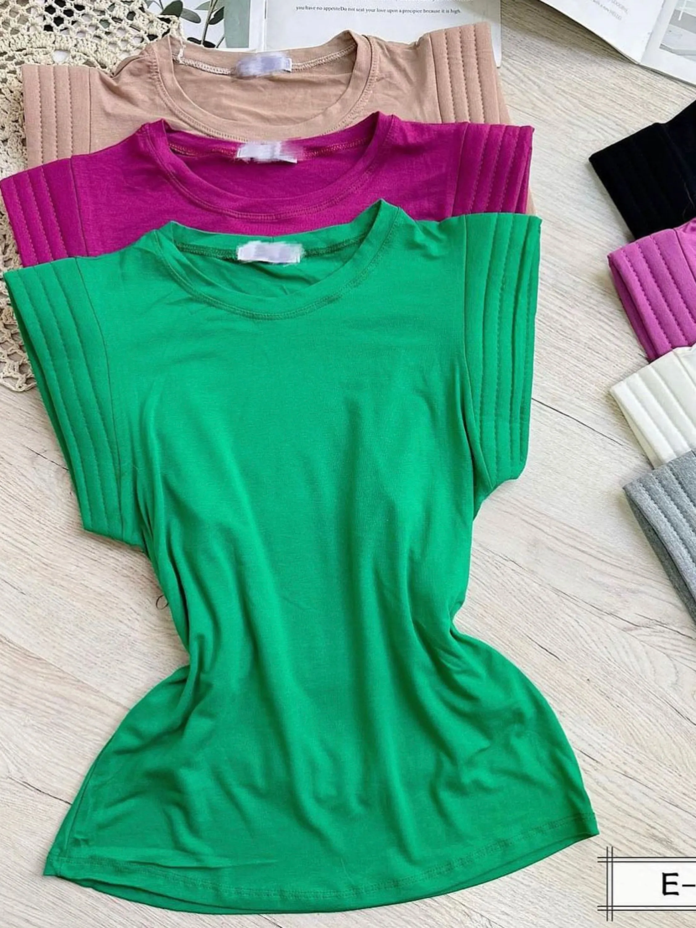 Blusa básica Muscle Tee ombreira 421