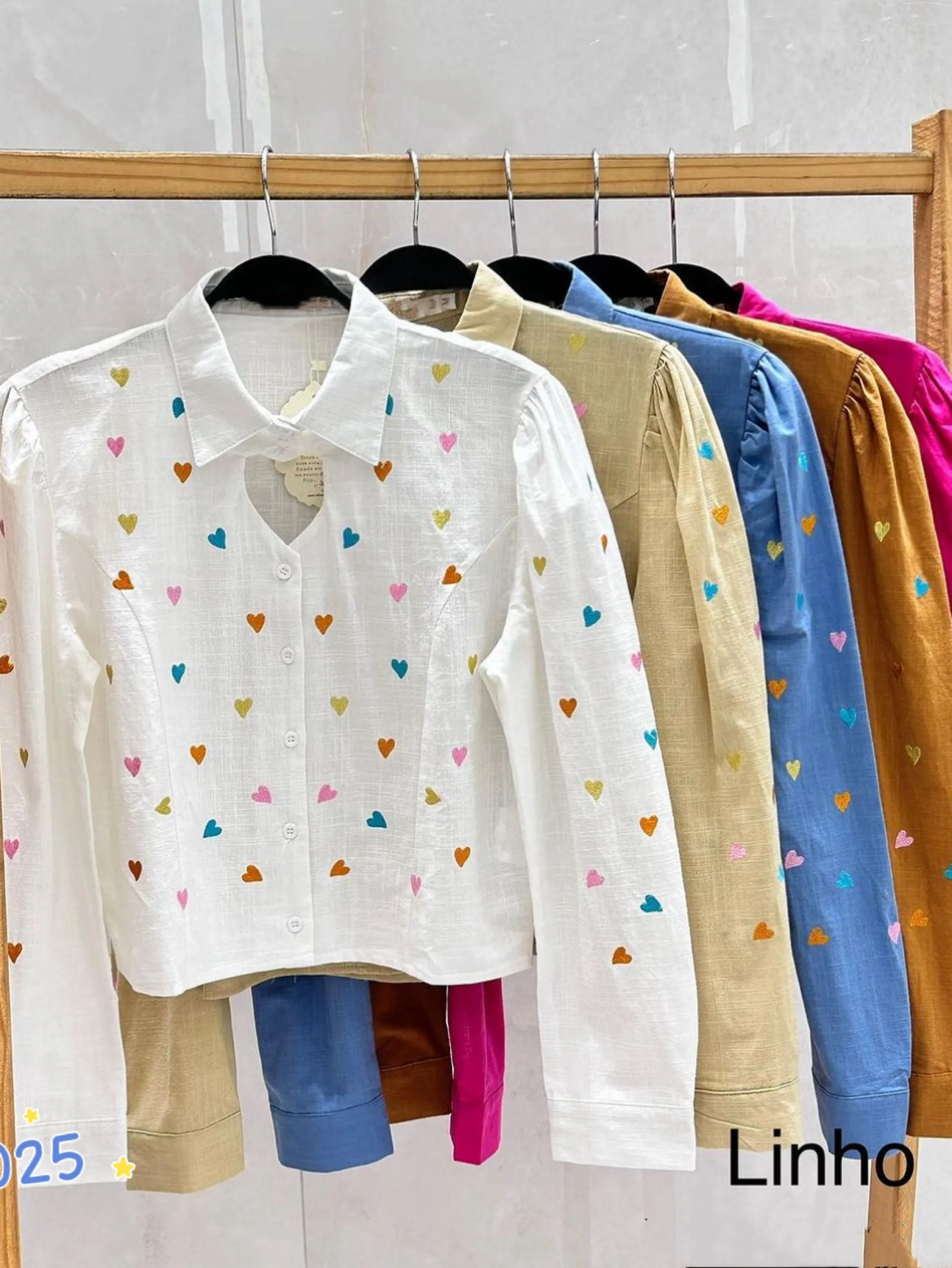 Camisa cropped de linho coração bordado Flora GL-8025