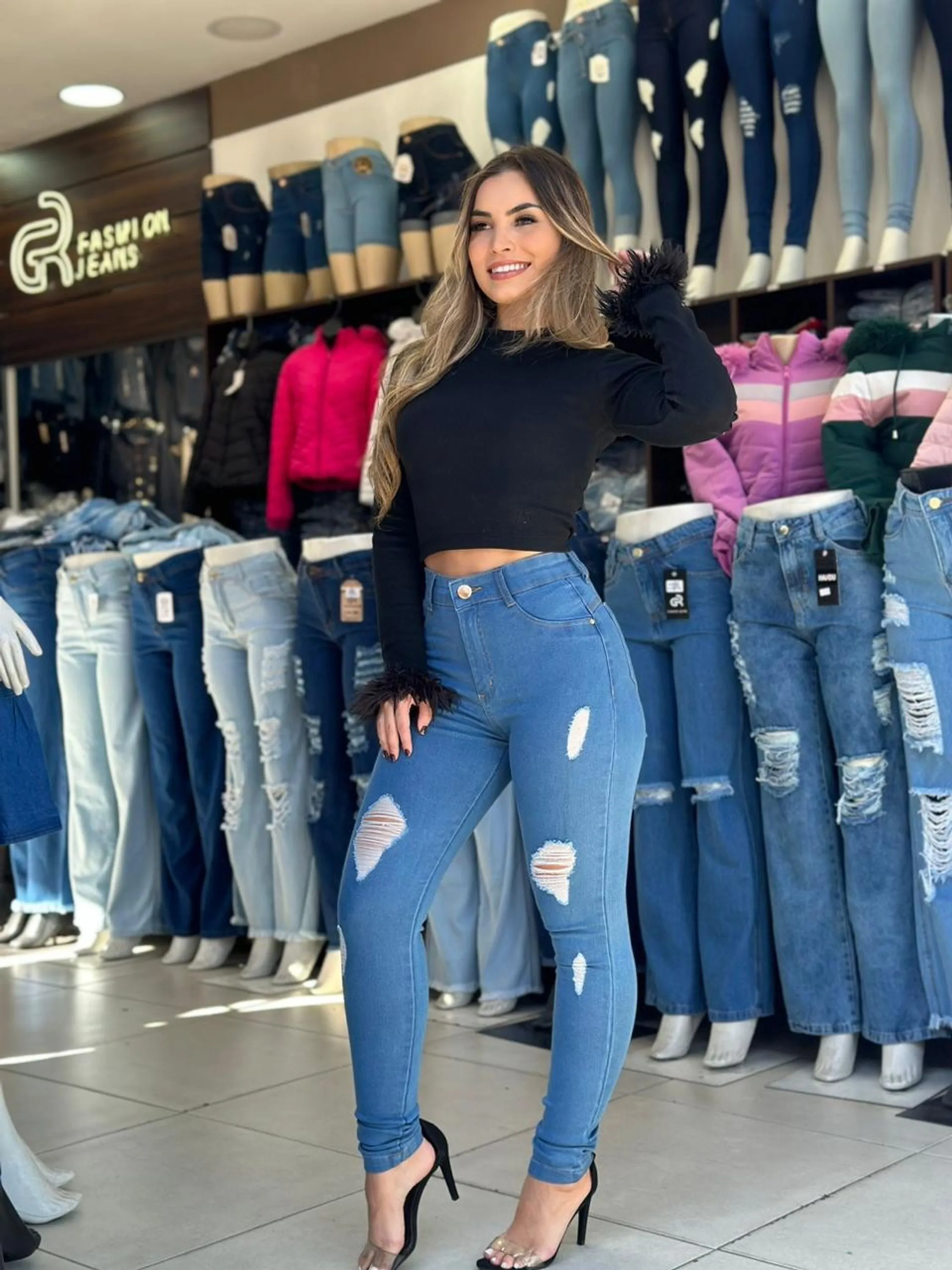 Calça Skinny Clara C/ Rasgos