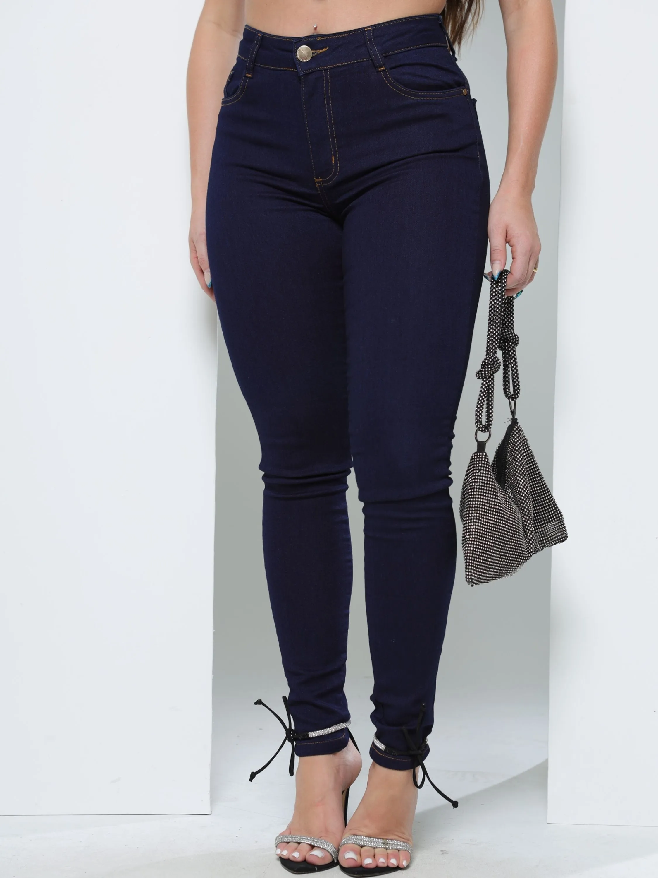 Calça Skinny Jeans com Lycra