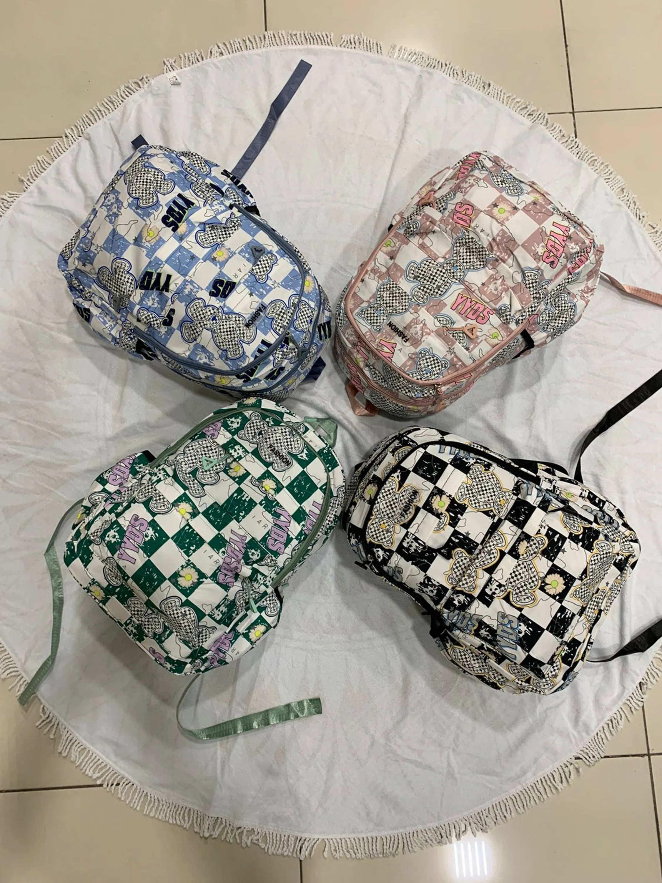 FF16 PACOTE COM 12 PEÇAS DE MOCHILAS FEMININAS/ADULTO/INFANTIL ESTAMPADA