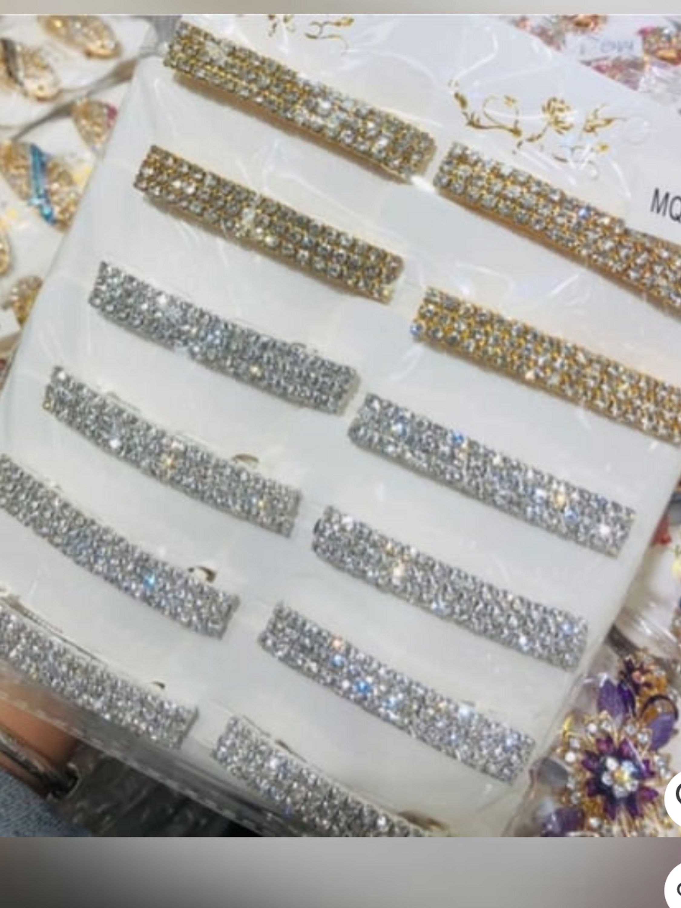 Bico com 3 linhas de strass