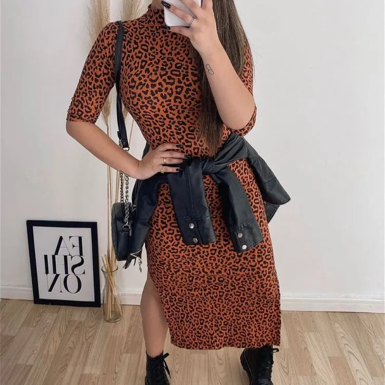 Vestido mid manga 3/4 animal print