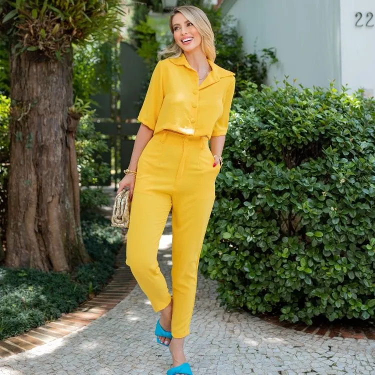 Conjunto Feminino Em Duna/ Cropped Botão e Gola 30