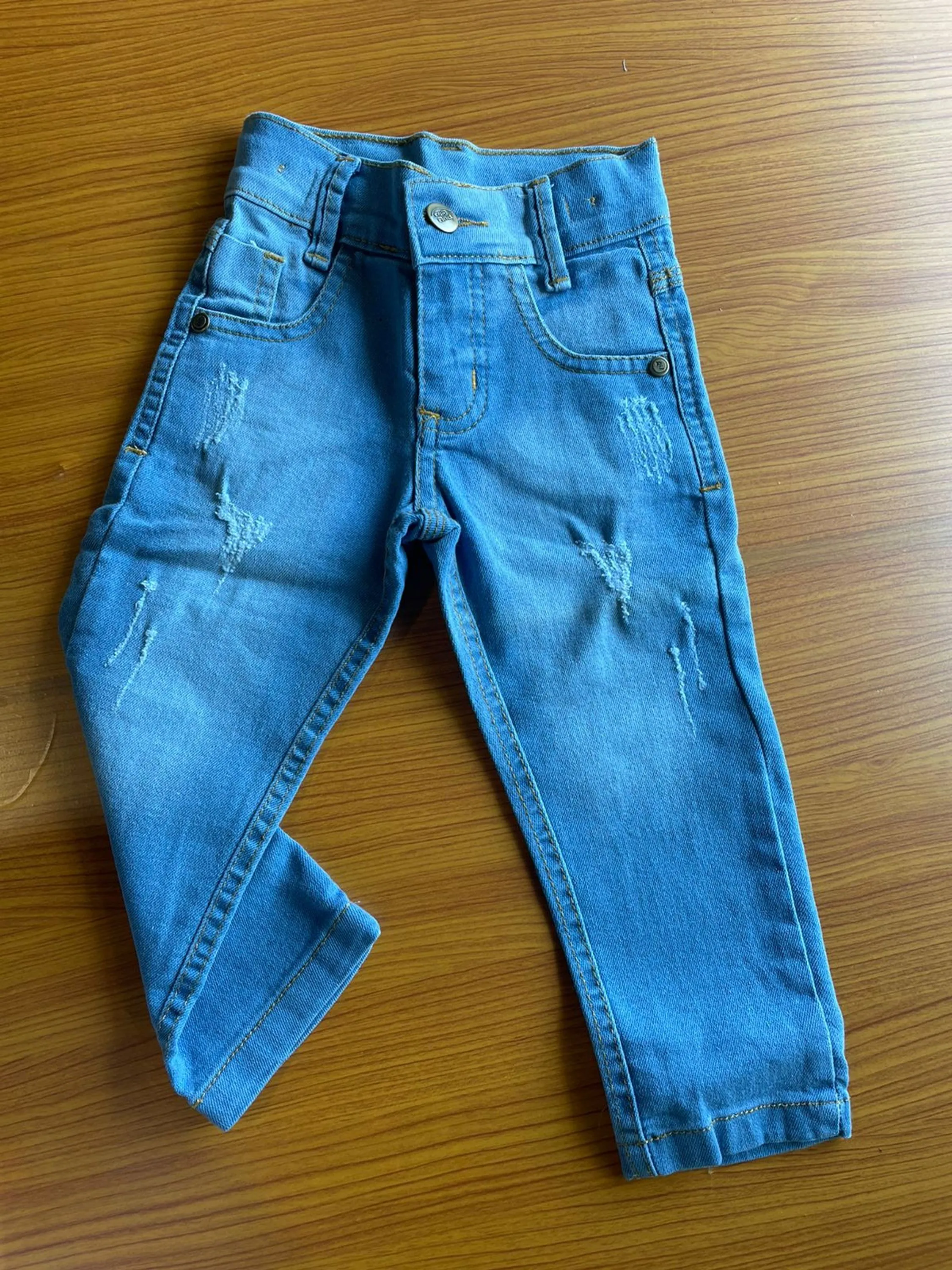 calça jeans clara infantil com ajusste na cintura