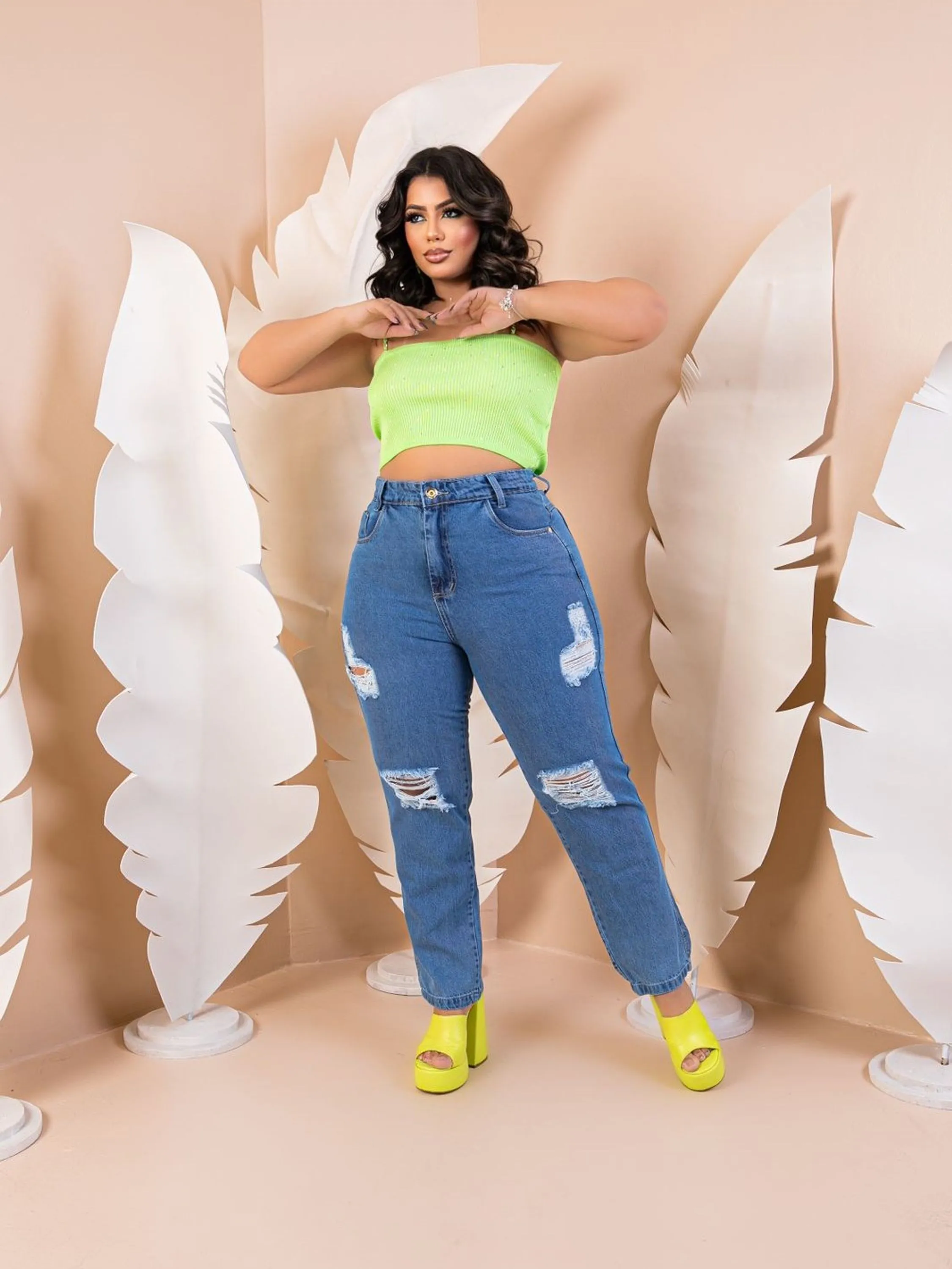 Calça Mom jeans plus size cintura alta sem elastano