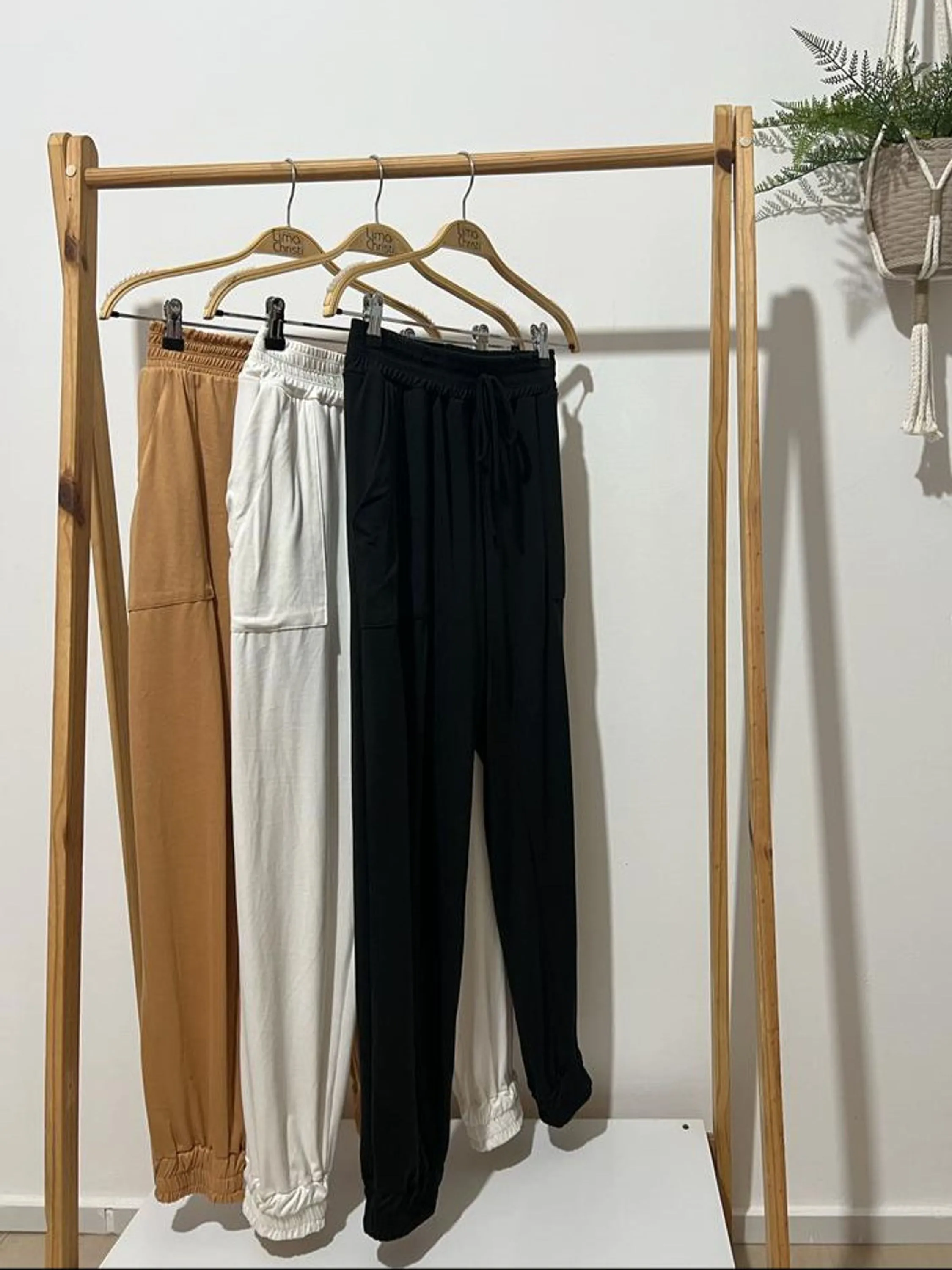 Calça Jogger Suede