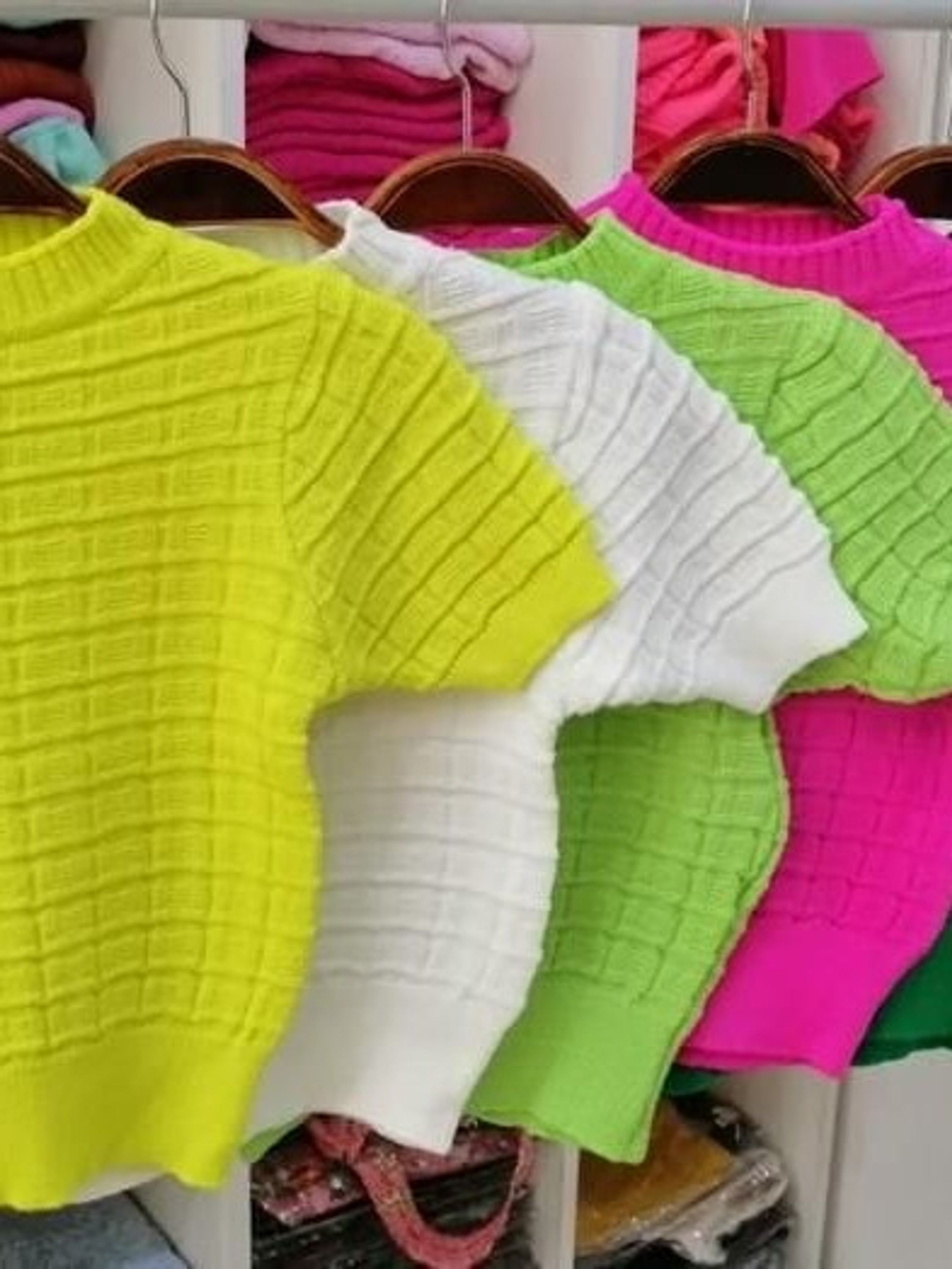 Blusa Cropped tricô modal com detalhe quadriculado