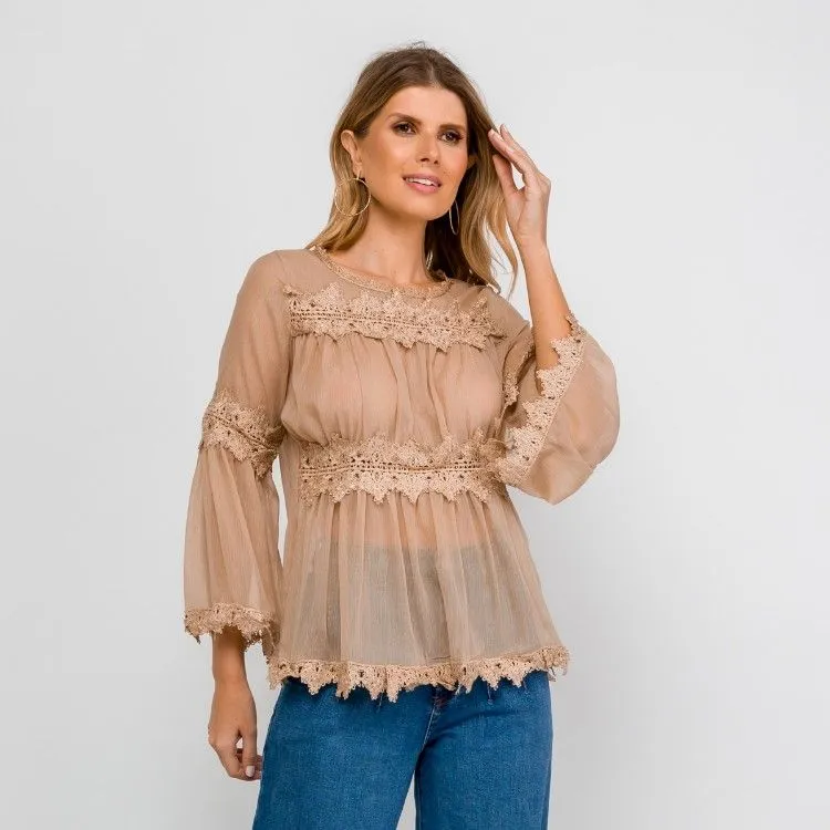 Blusa Feminina manga longa com Detalhes em Renda Tecido Lurex W8056