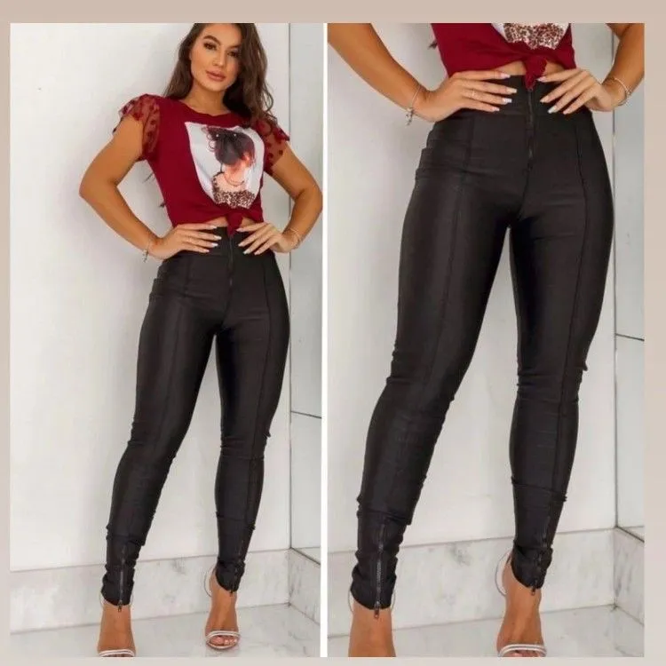 Calça com zíper