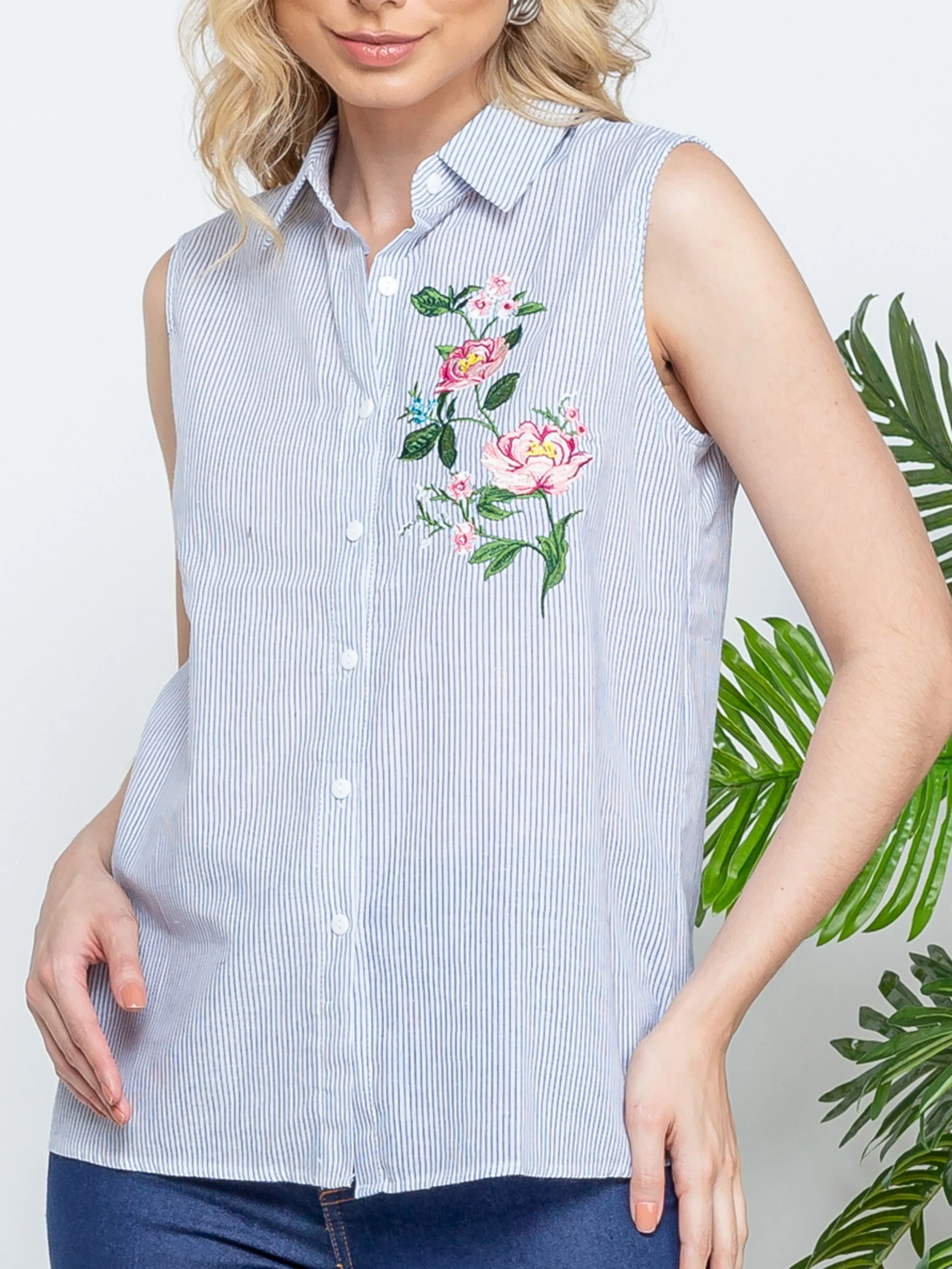 Camisa Regata feminina com Bordados de flores