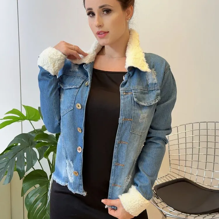 Jaqueta jeans feminina rasgadinha com Peludo inverno