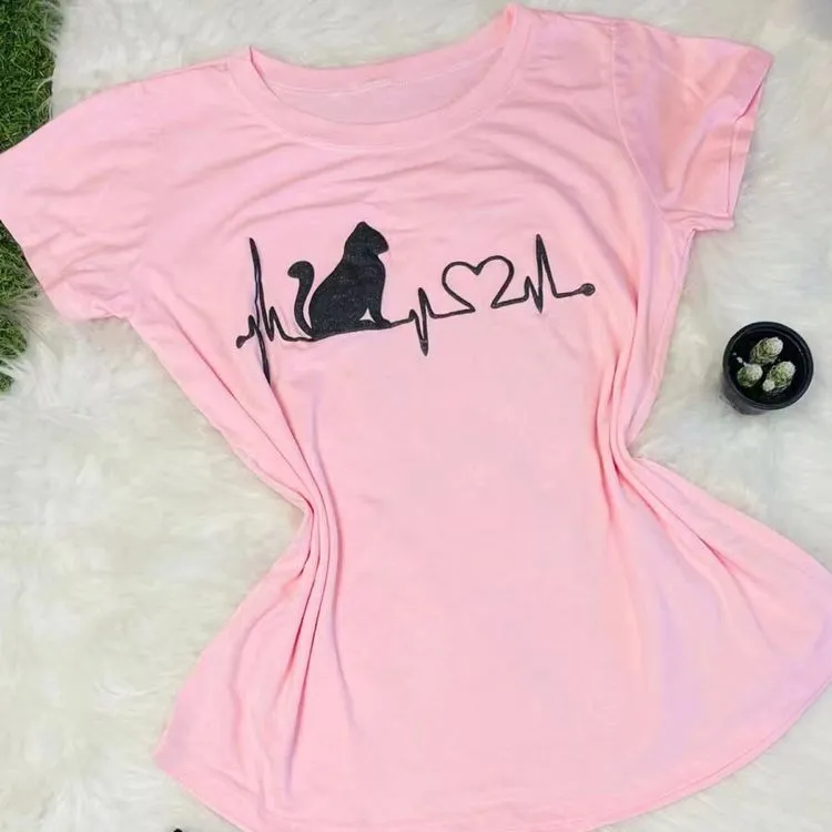 NOVA COLEÇÃO BLUSA T-SHIRT CAMISETA FEMININA COM ESTAMPA EM AUTO RELEVO GATO CORAÇÃO LULI OUTLET